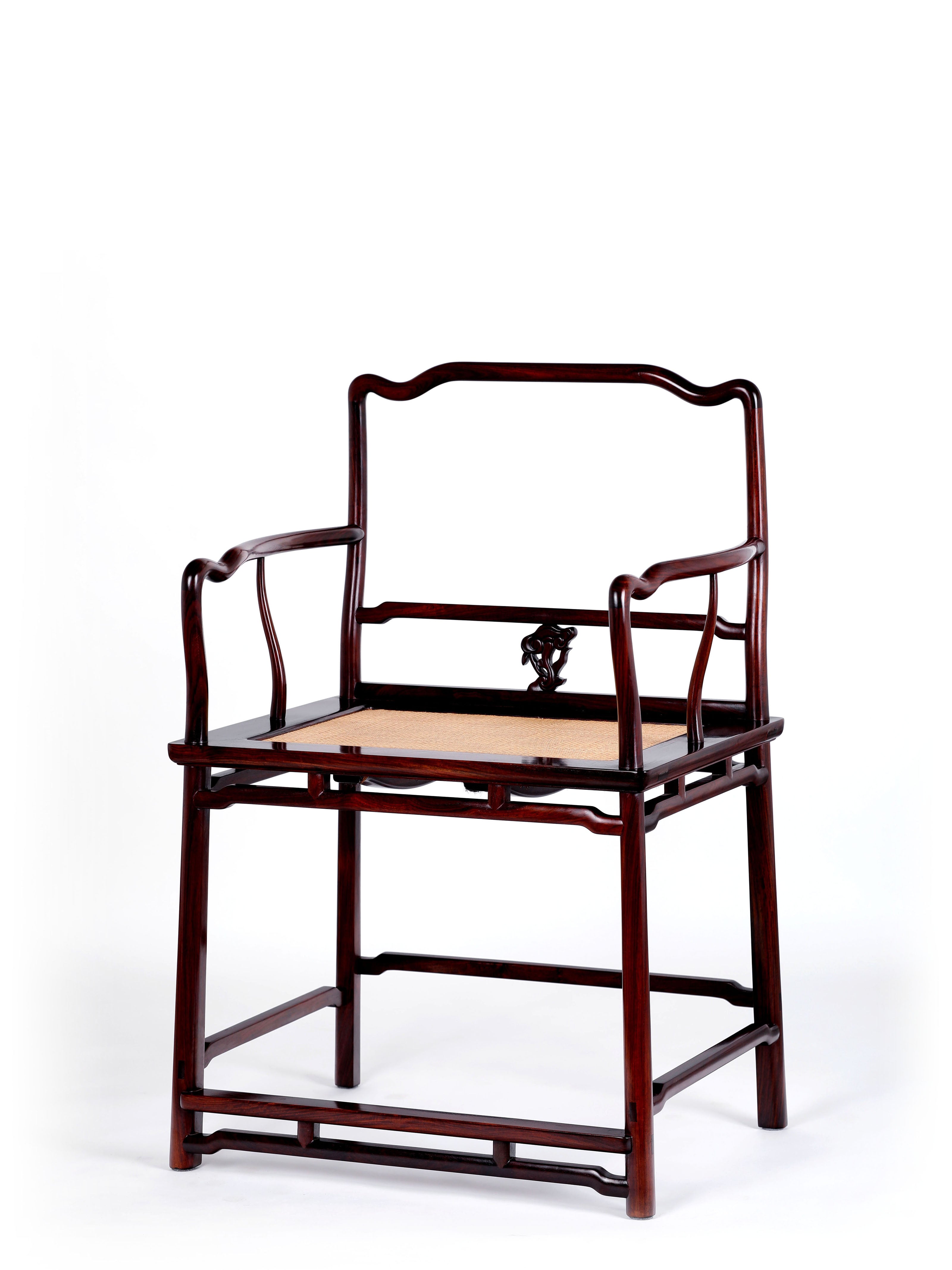 Lingzhi-patterned rose chair