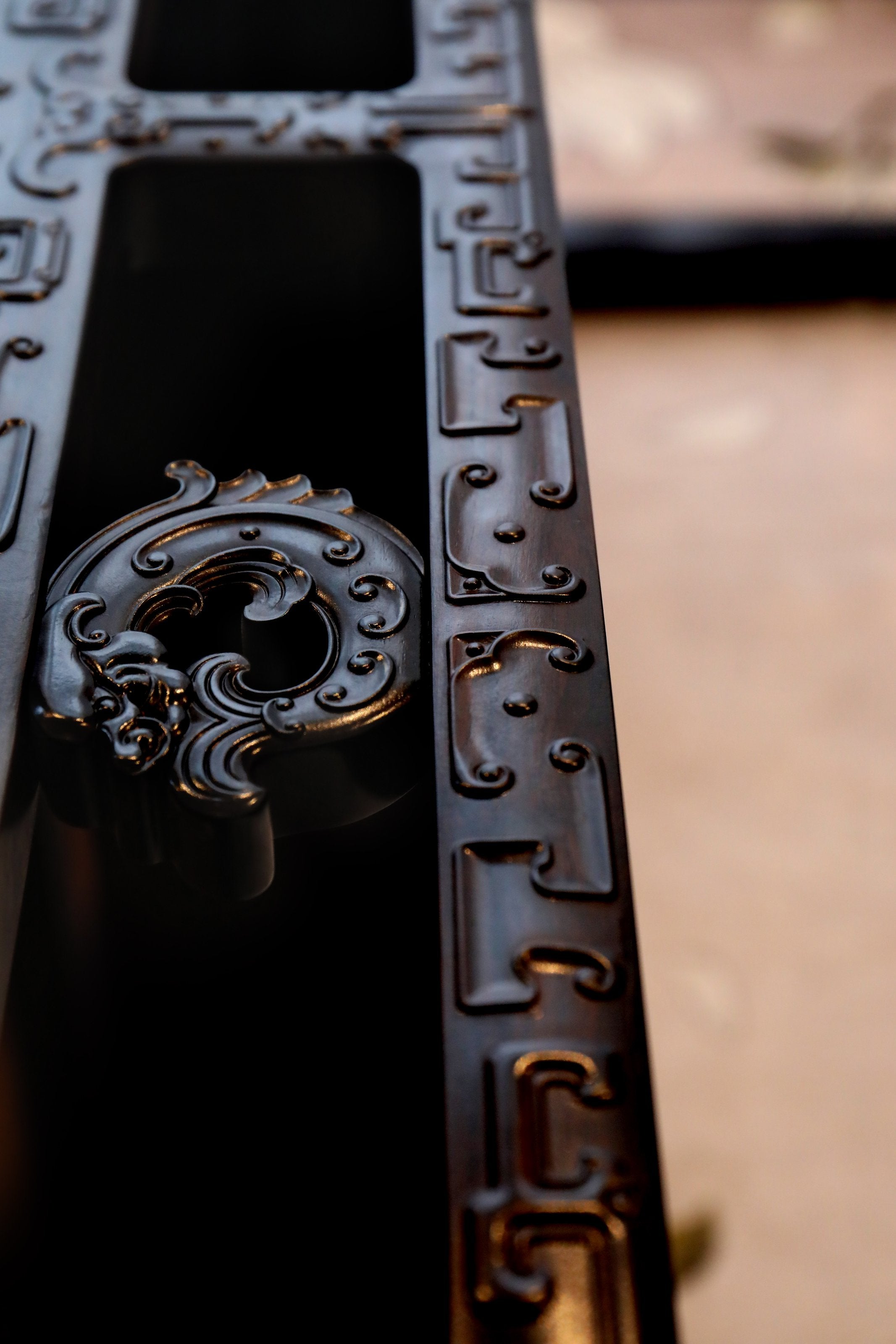 Purple sandalwood tea table with kui dragon pattern