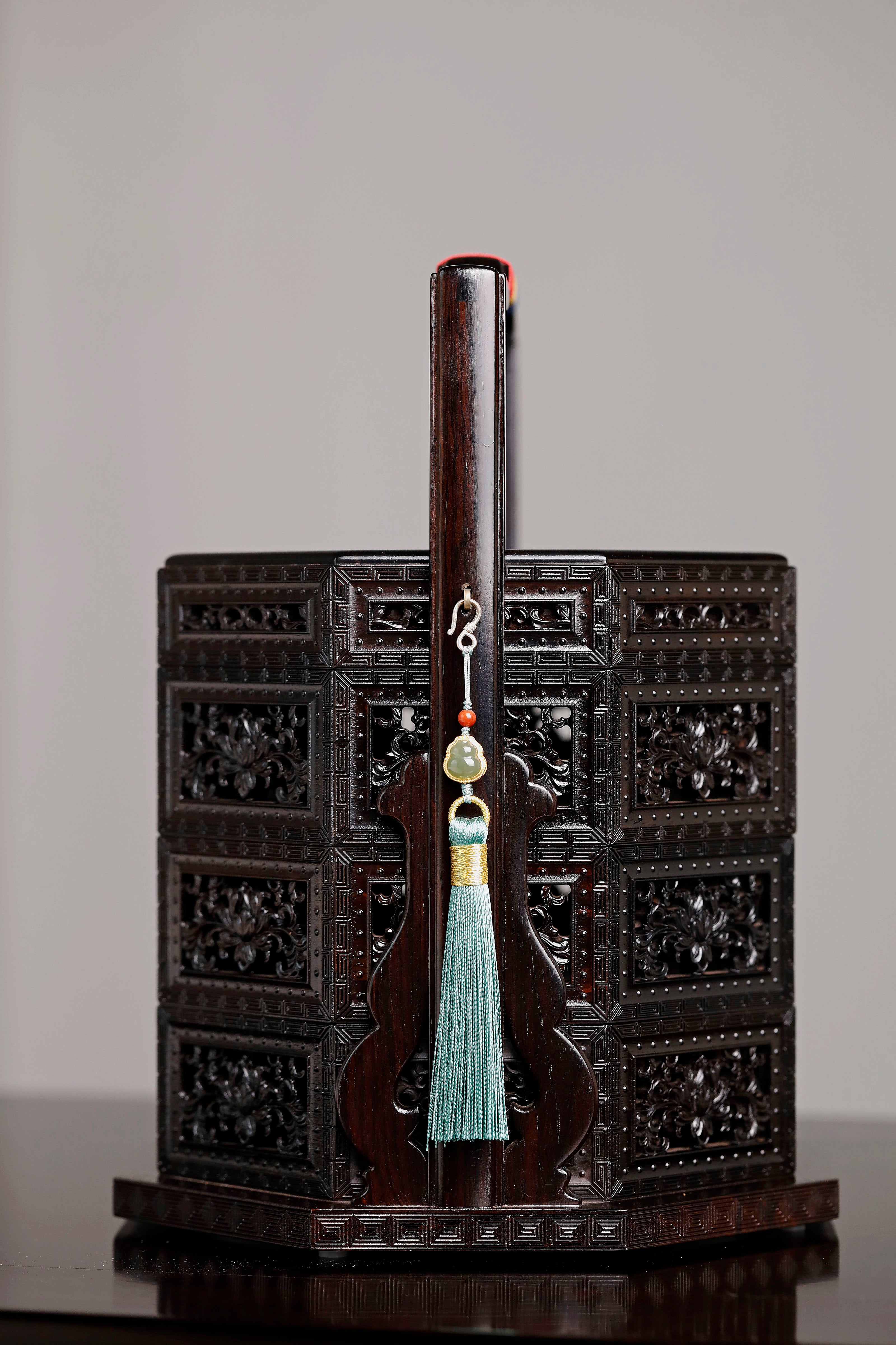 紫光檀鏤空八角提盒