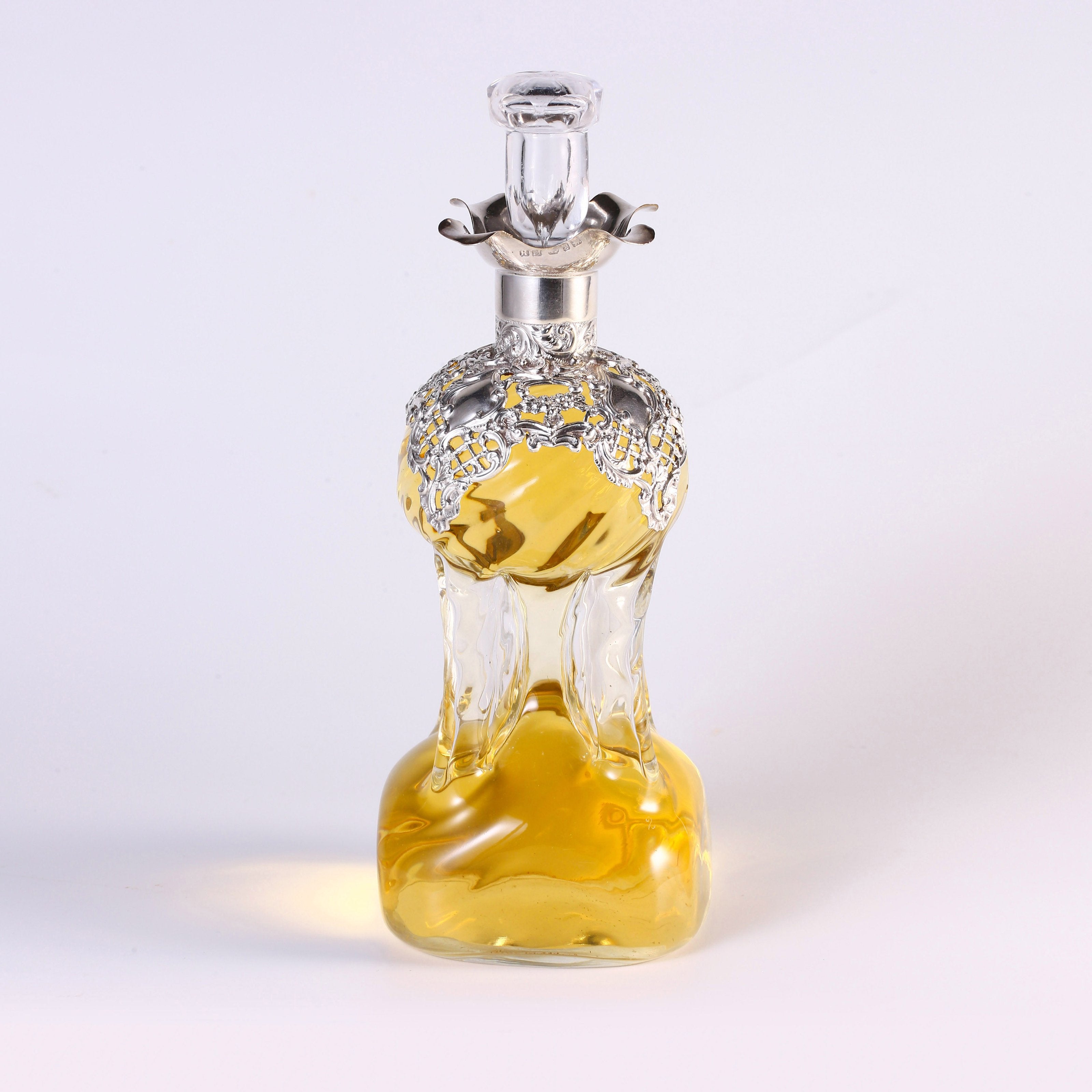 1898年英国纯银 镂空 花卉水晶酒樽  