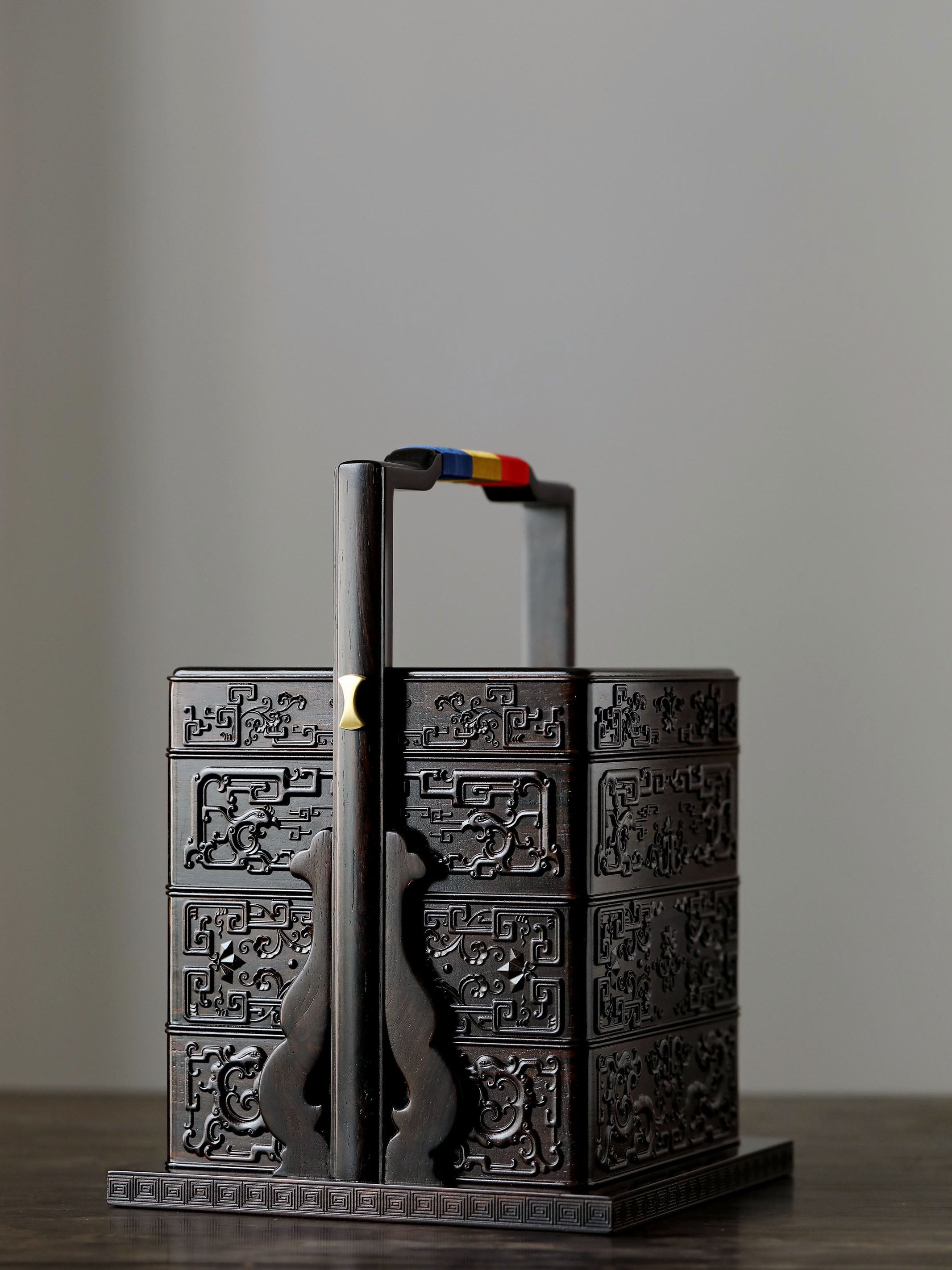 紫光檀嵌螺钿如意灵芝四方提盒