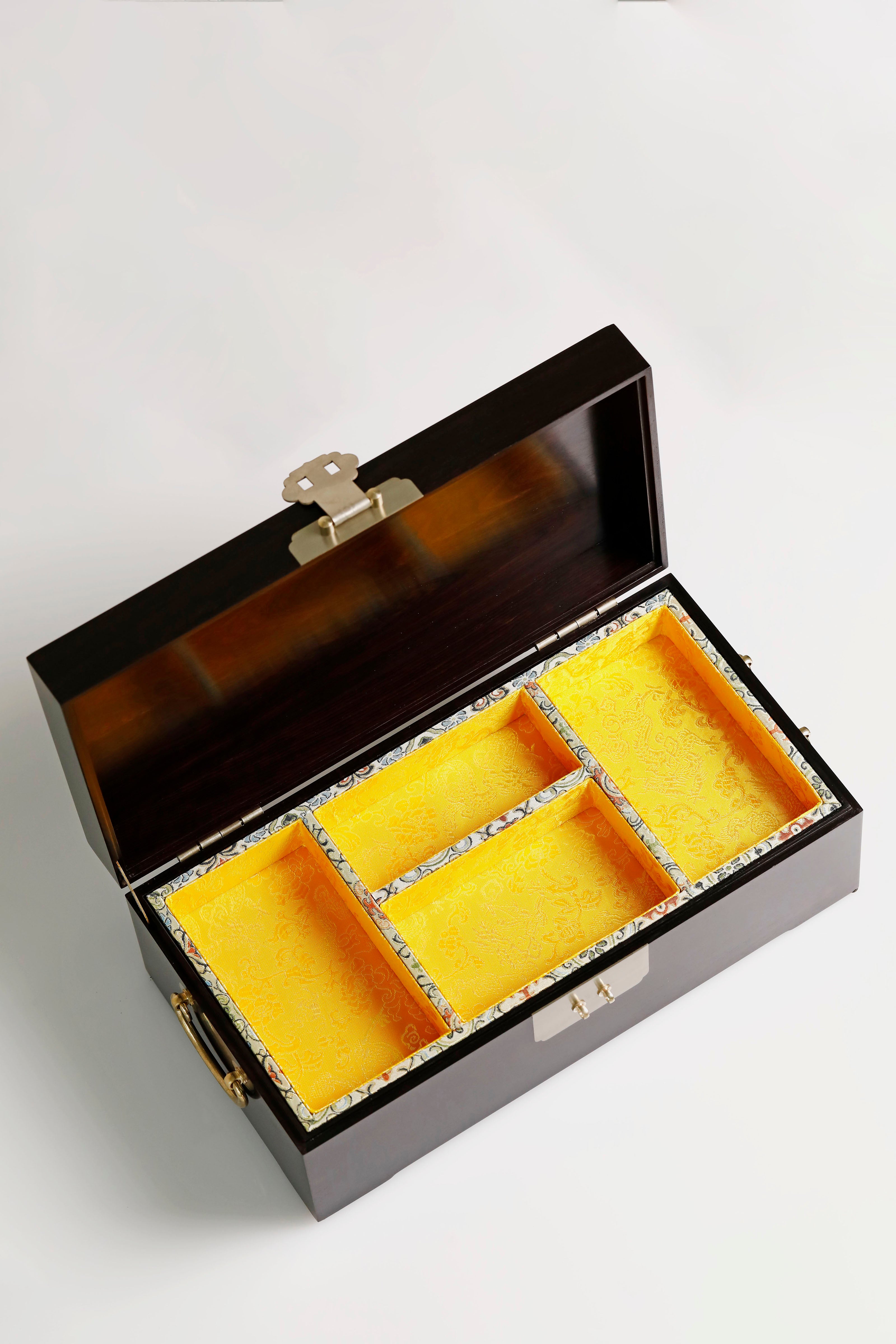 紫光檀喜上眉梢螺钿盒