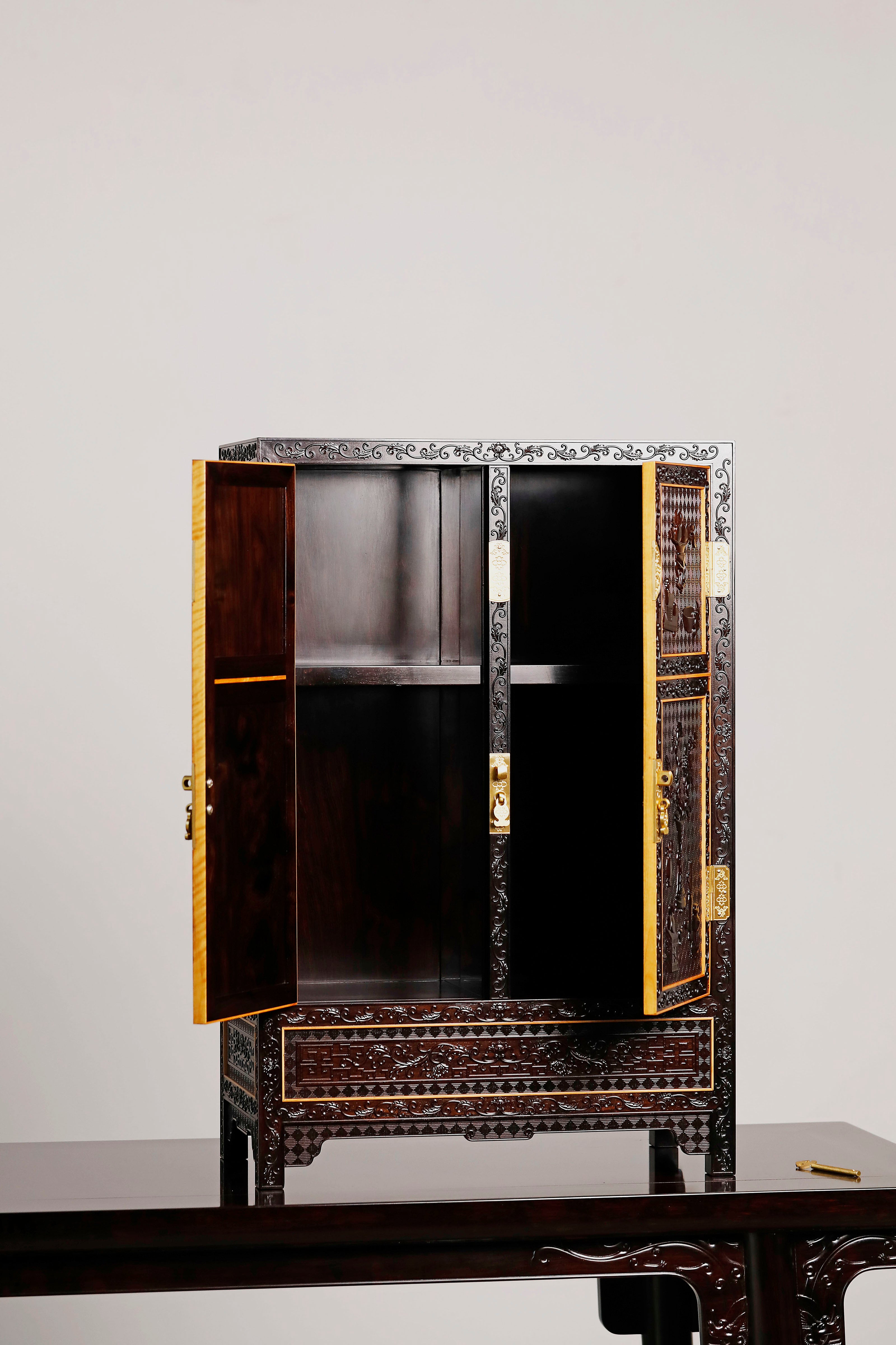 小叶紫檀/赞比亚紫檀满雕博古纹案上柜