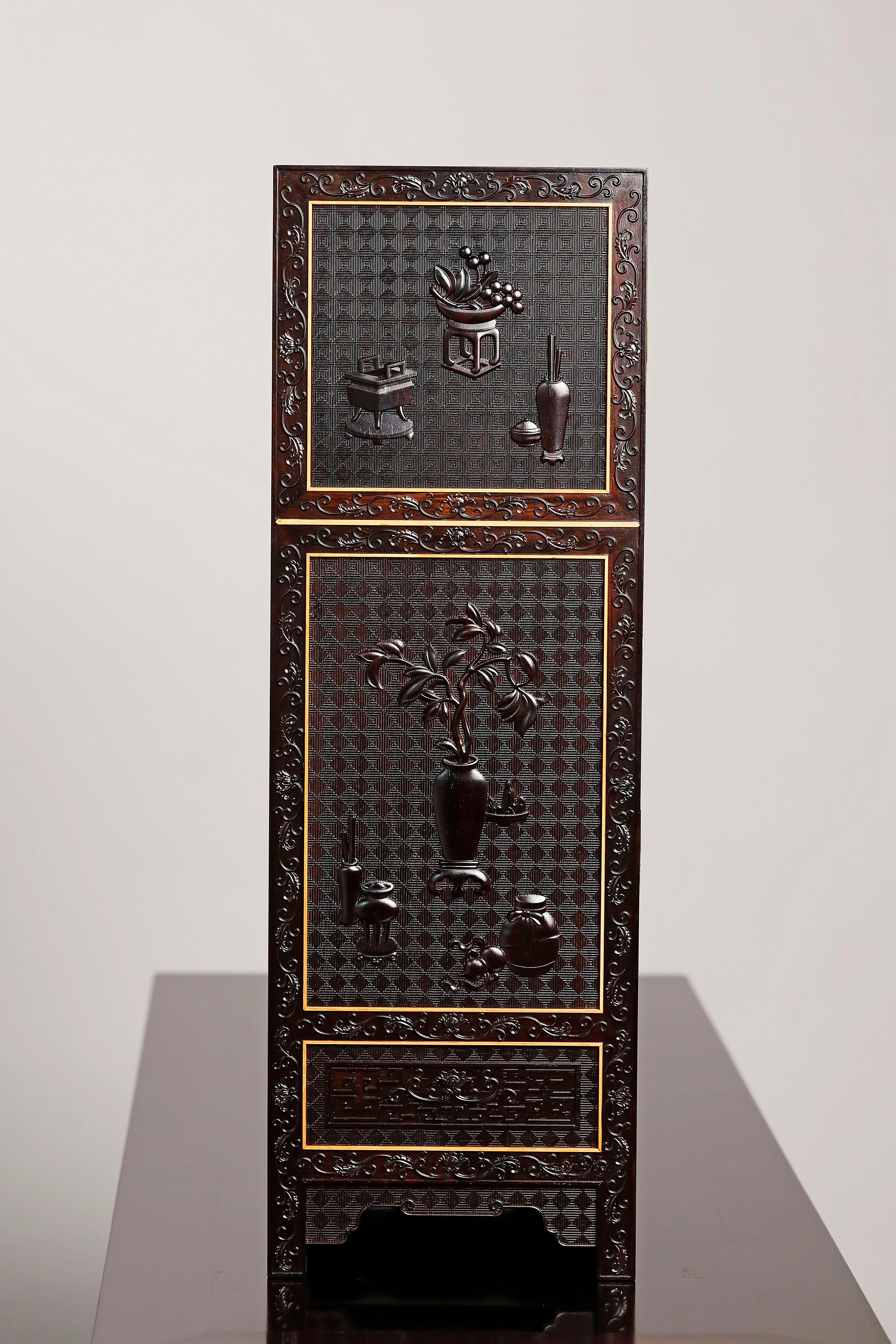 小叶紫檀/赞比亚紫檀满雕博古纹案上柜