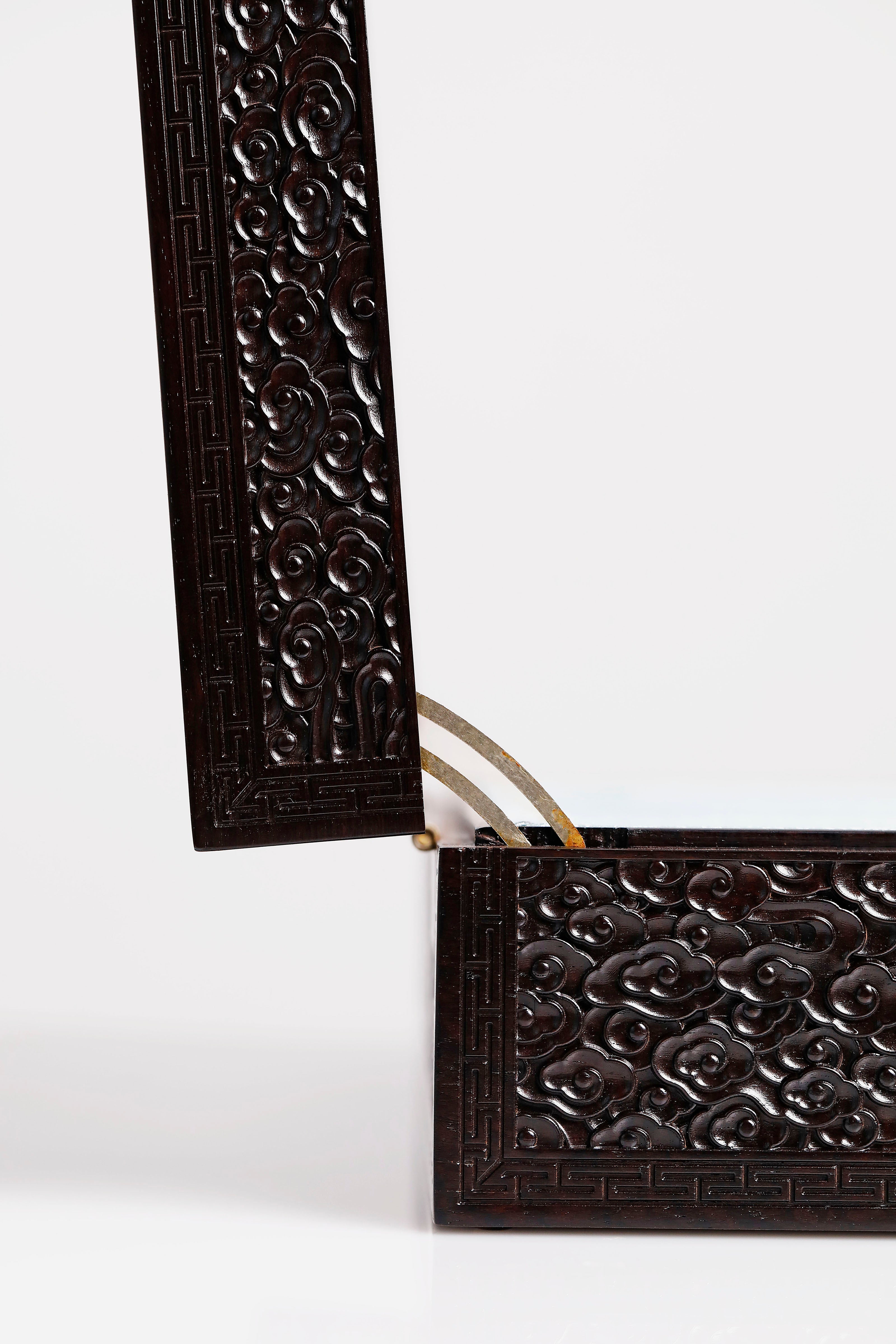 紫光檀龙腾万里满雕茶盒