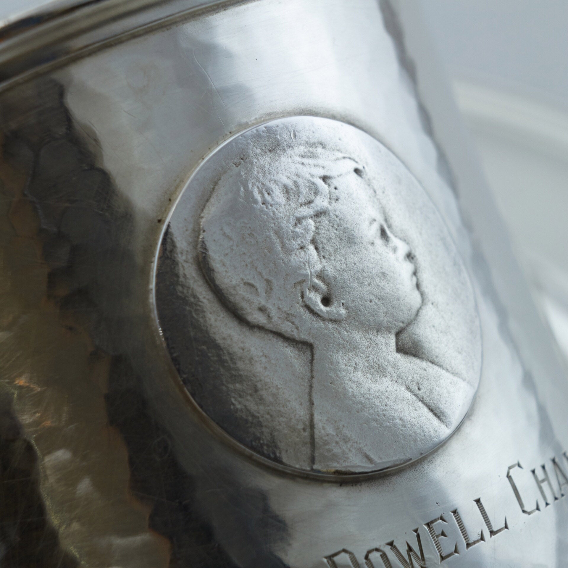 19世纪美国纯银锤纹茶杯一套