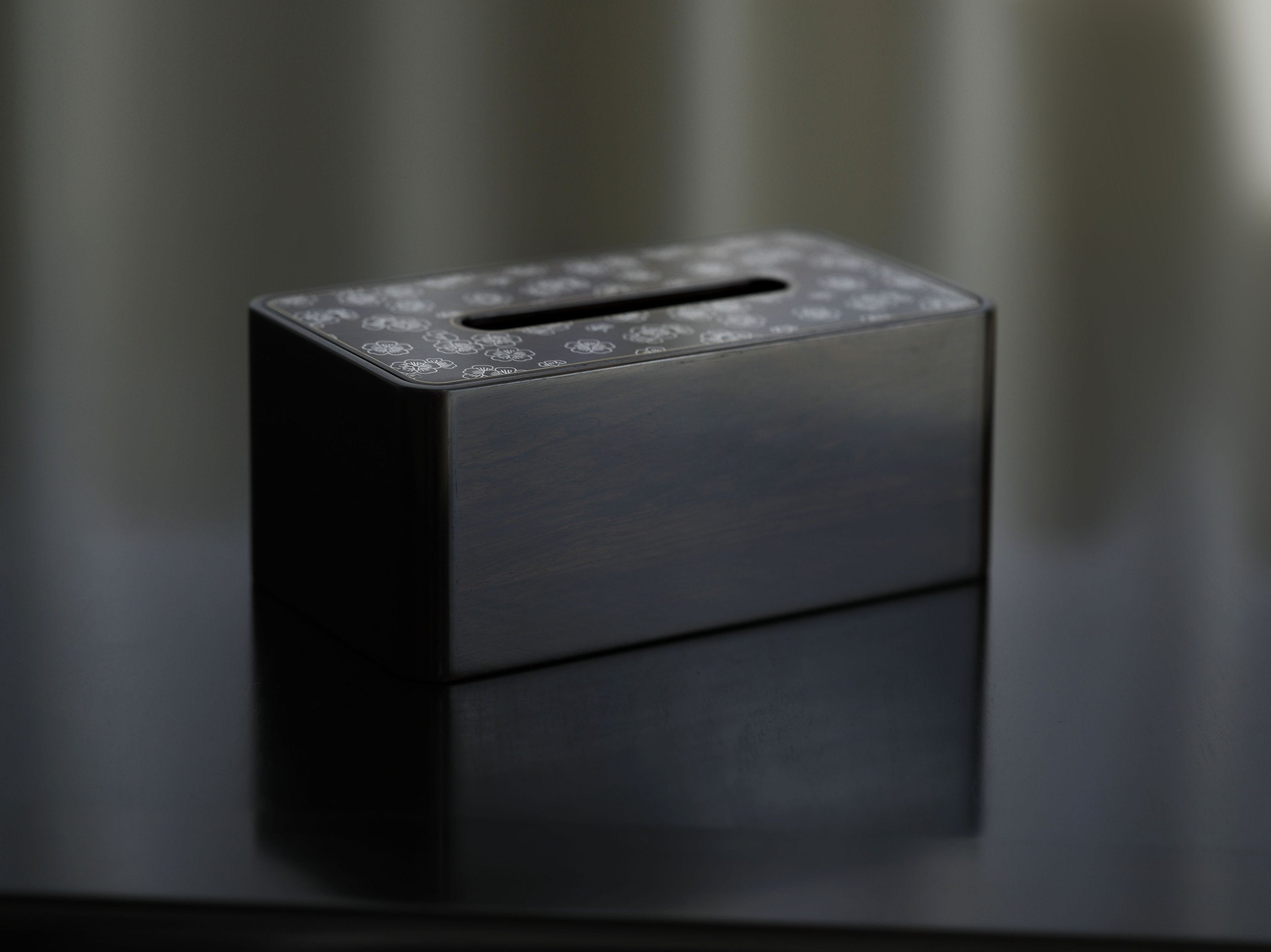 梅花纹/万字纹/雪花纹紫光檀纸巾盒