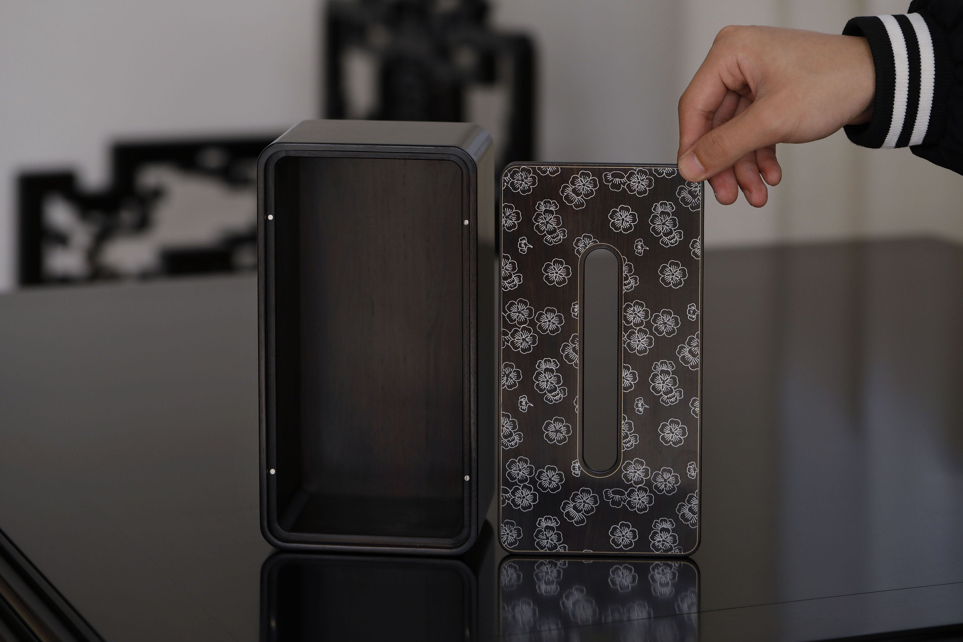 梅花纹/万字纹/雪花纹紫光檀纸巾盒