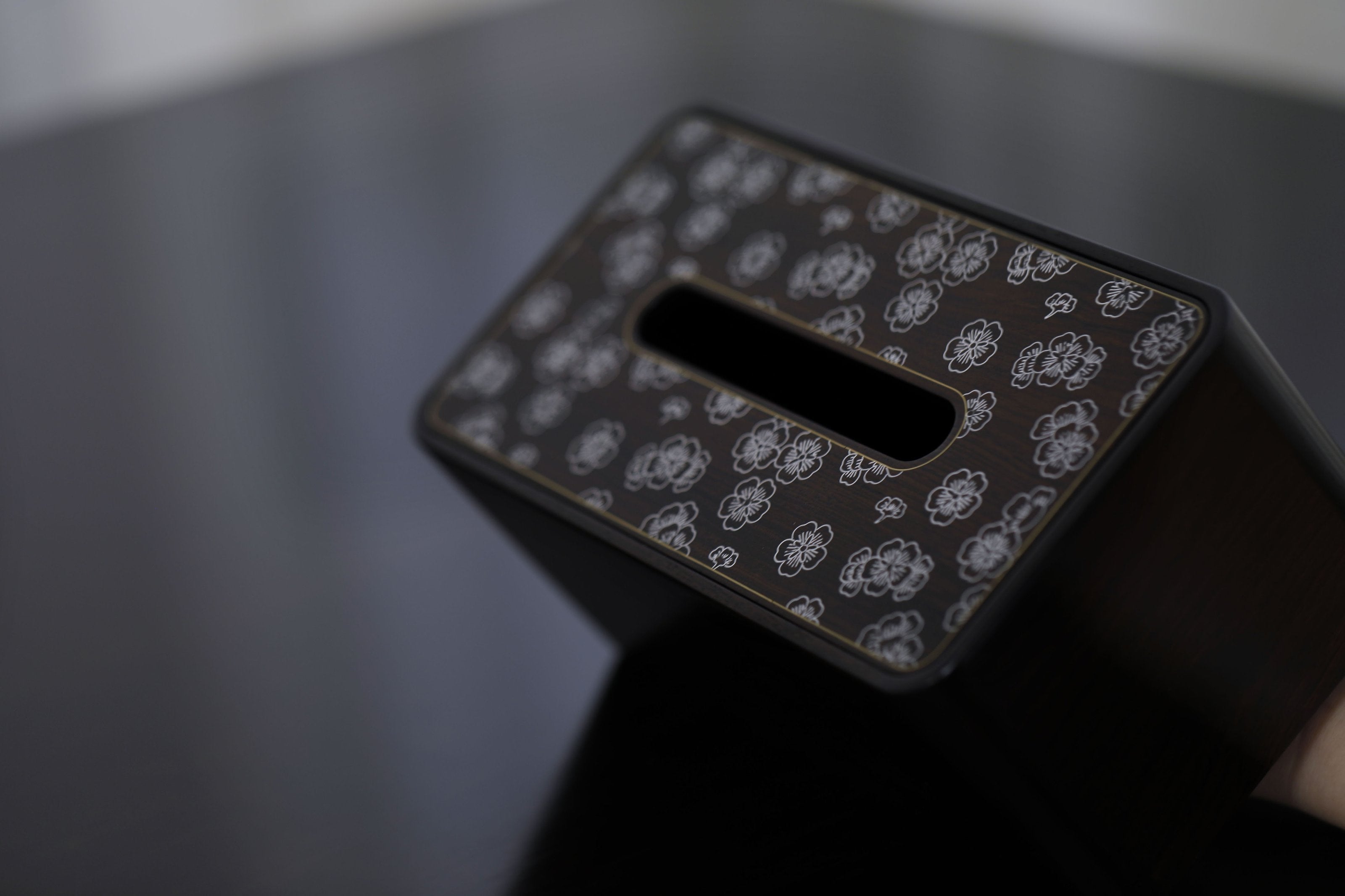 梅花纹/万字纹/雪花纹紫光檀纸巾盒