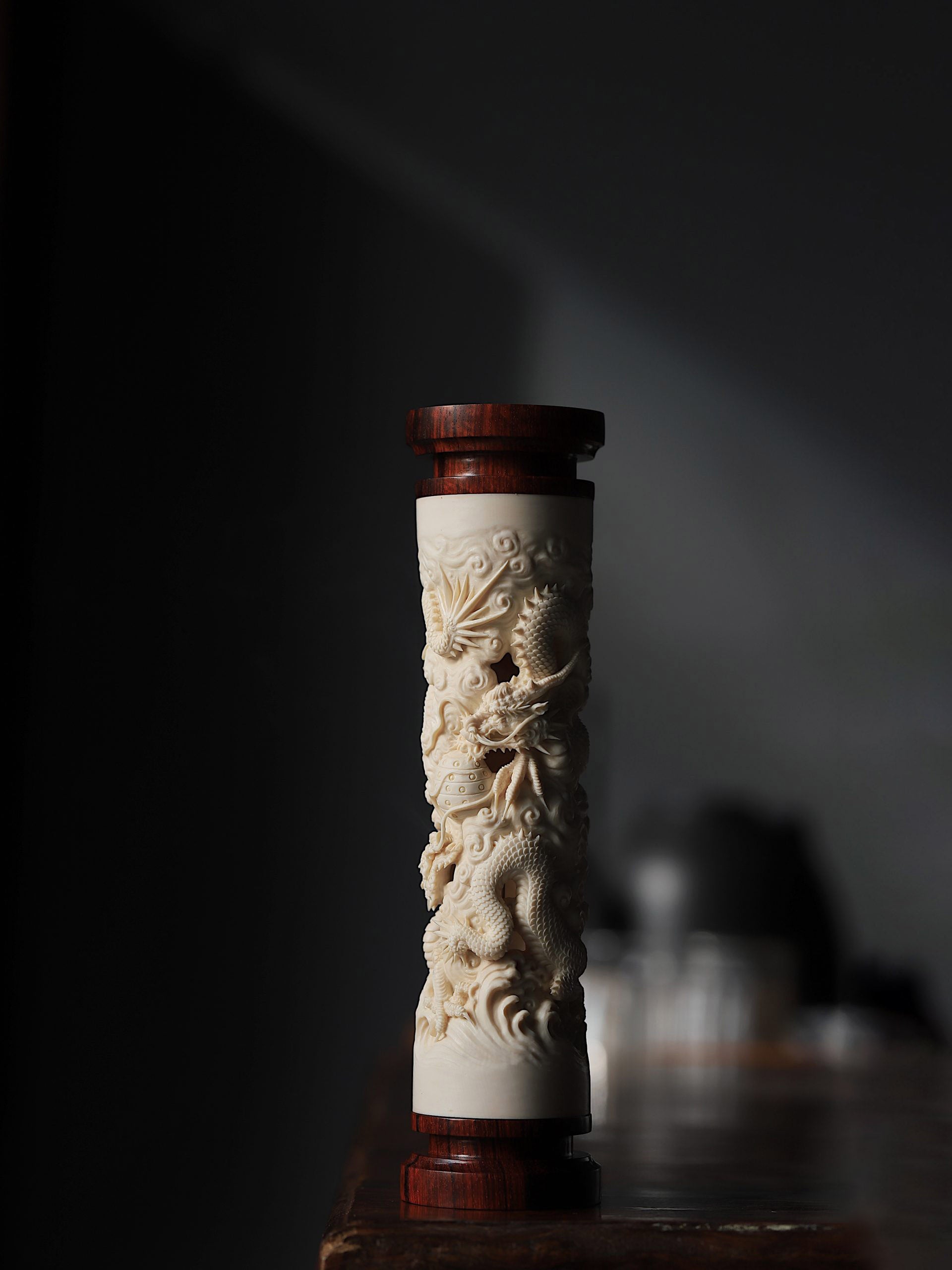 猛犸牙雕龙纹香炉