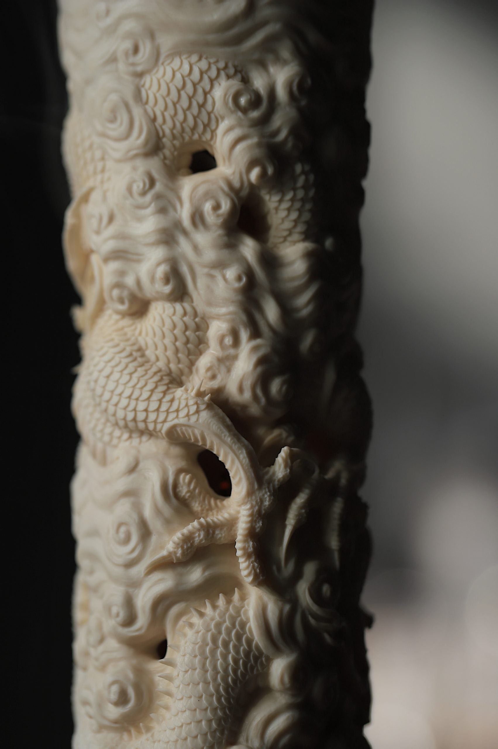 猛犸牙雕龙纹香炉