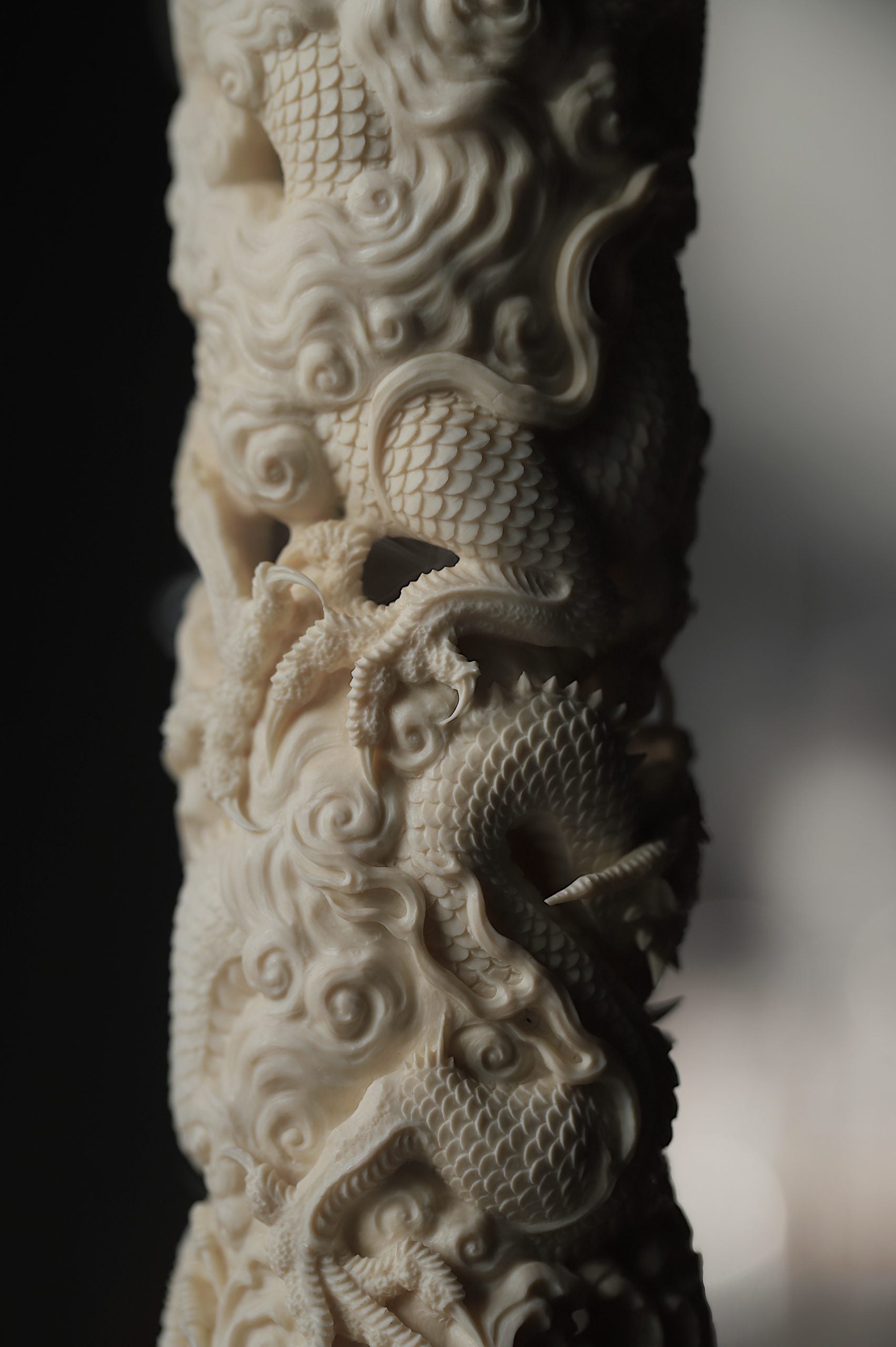 猛犸牙雕龙纹香炉