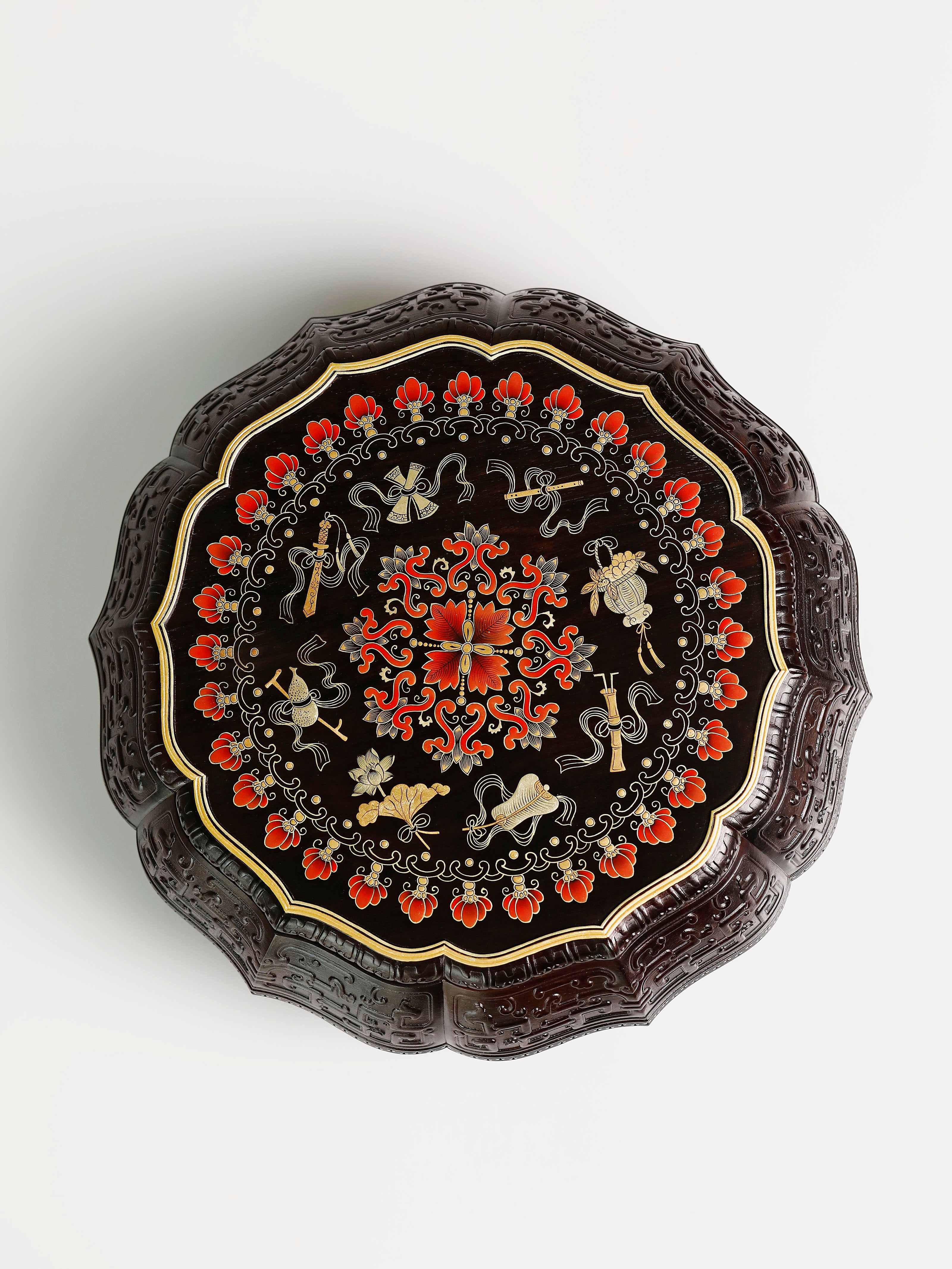 紫光檀描金暗八仙纹葵口十二角果盒