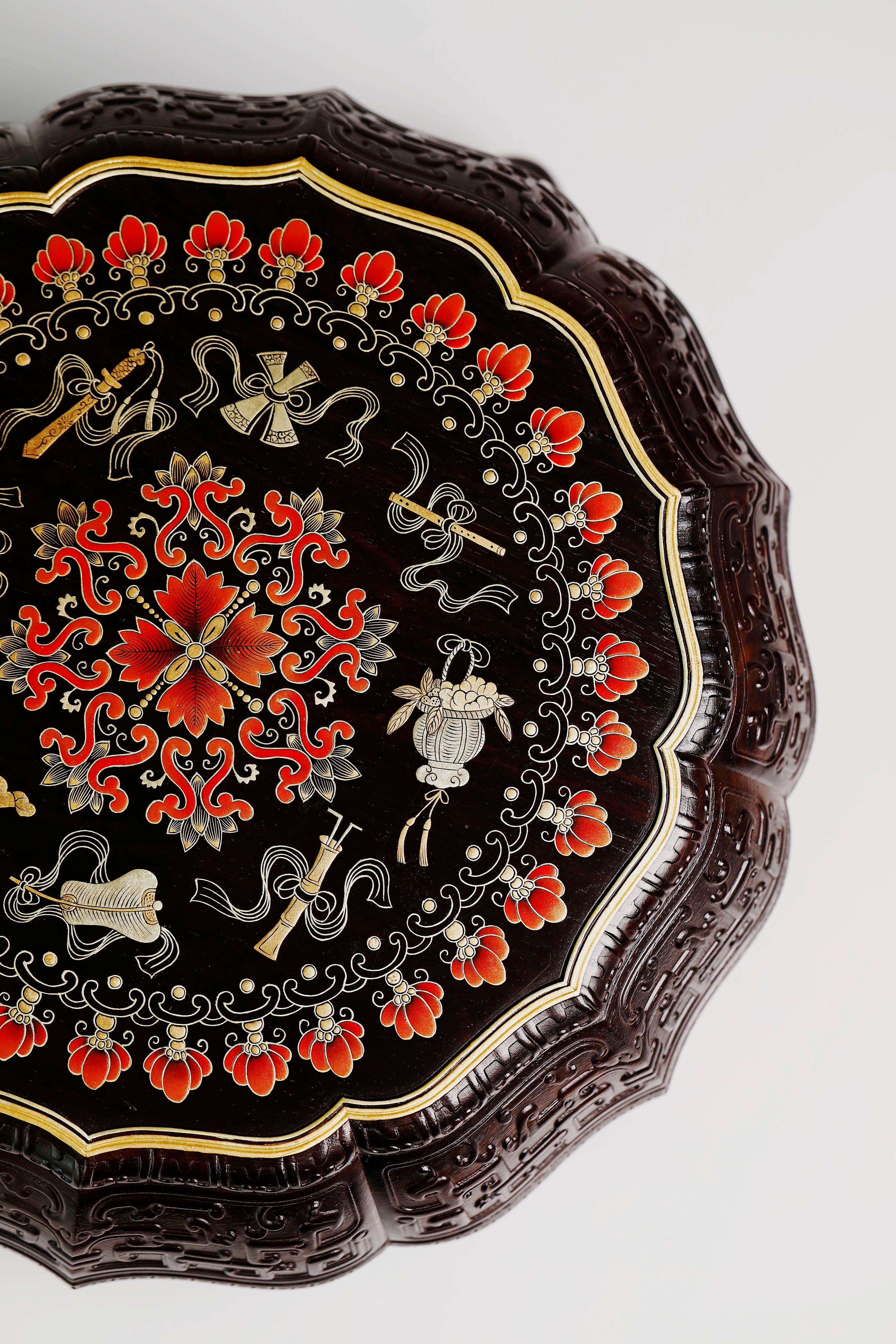 紫光檀描金暗八仙纹葵口十二角果盒