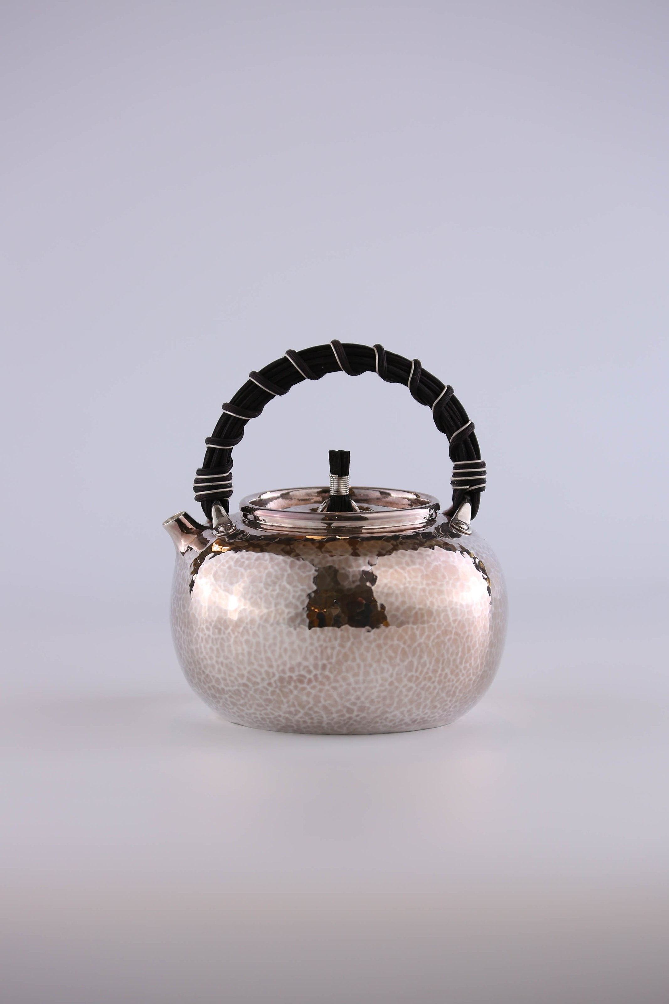 苹果形藤把提梁银壶