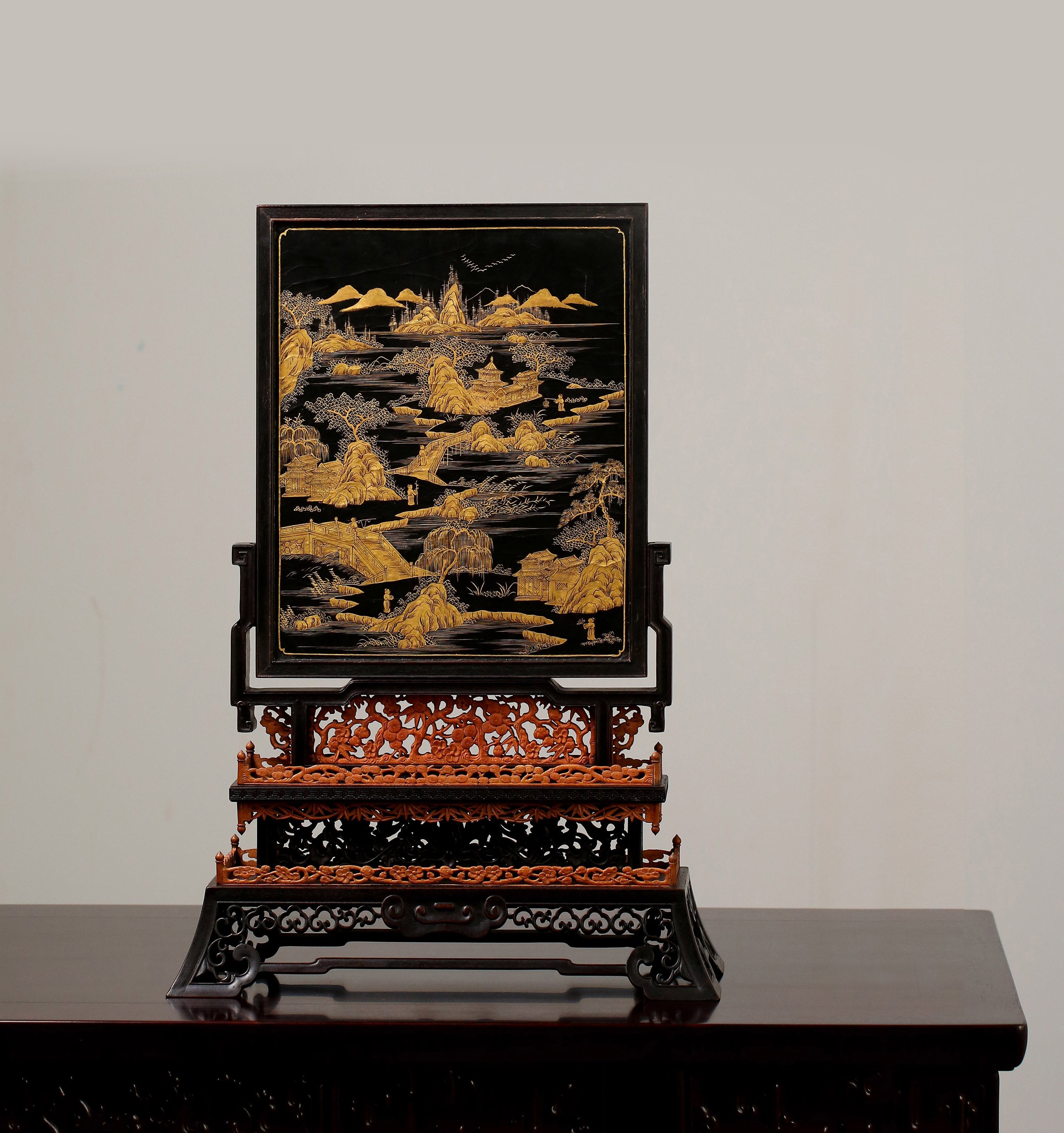 青金石百宝嵌博古图描金御题诗插屏