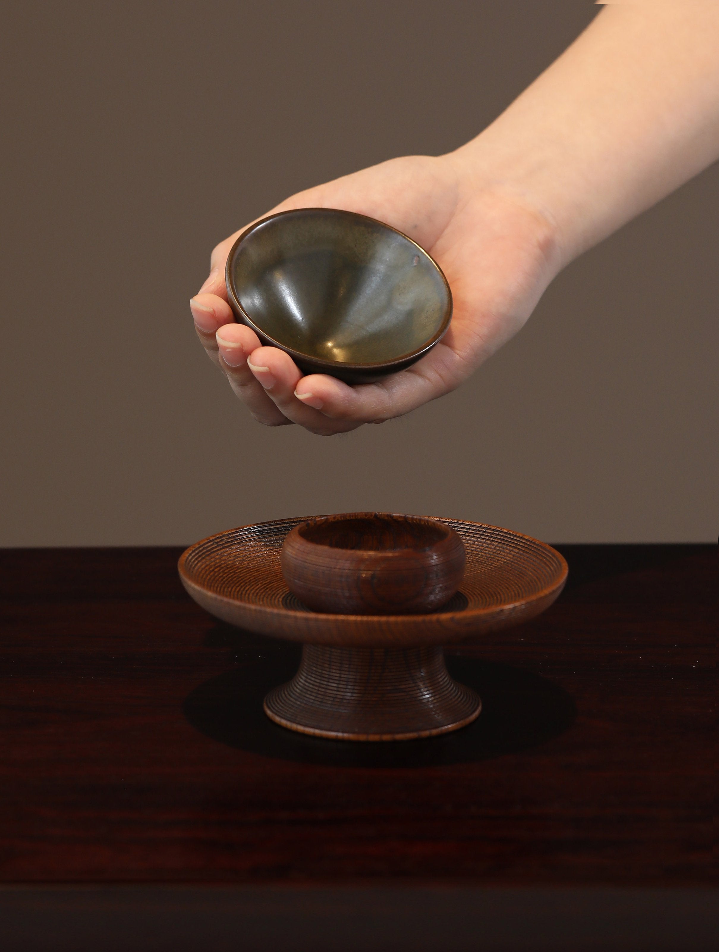 日本明治茶葉末斗笠（尖底）盞、盞托