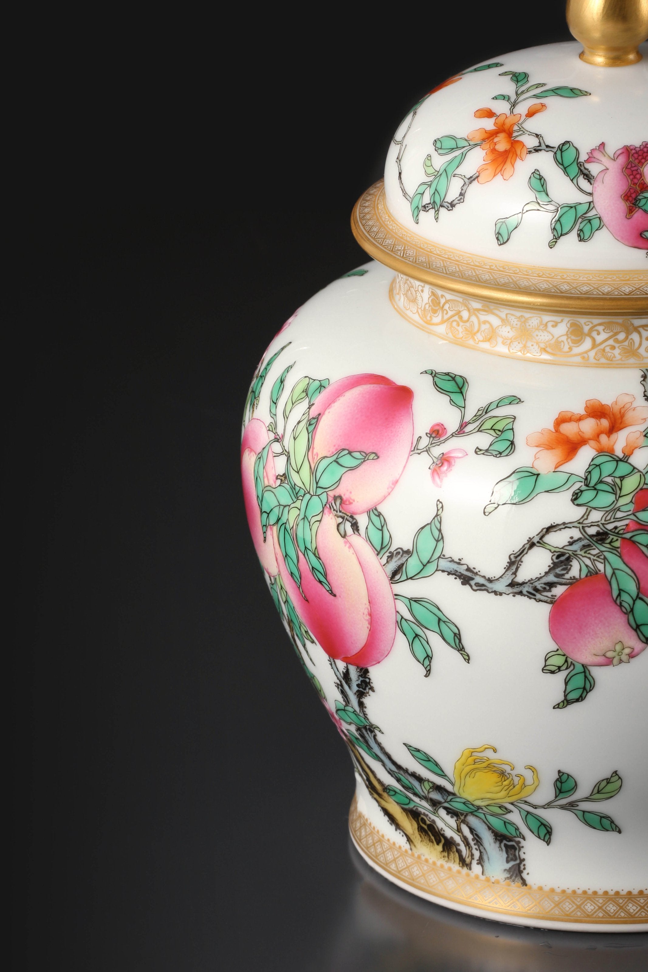 粉彩三多将军罐茶叶罐