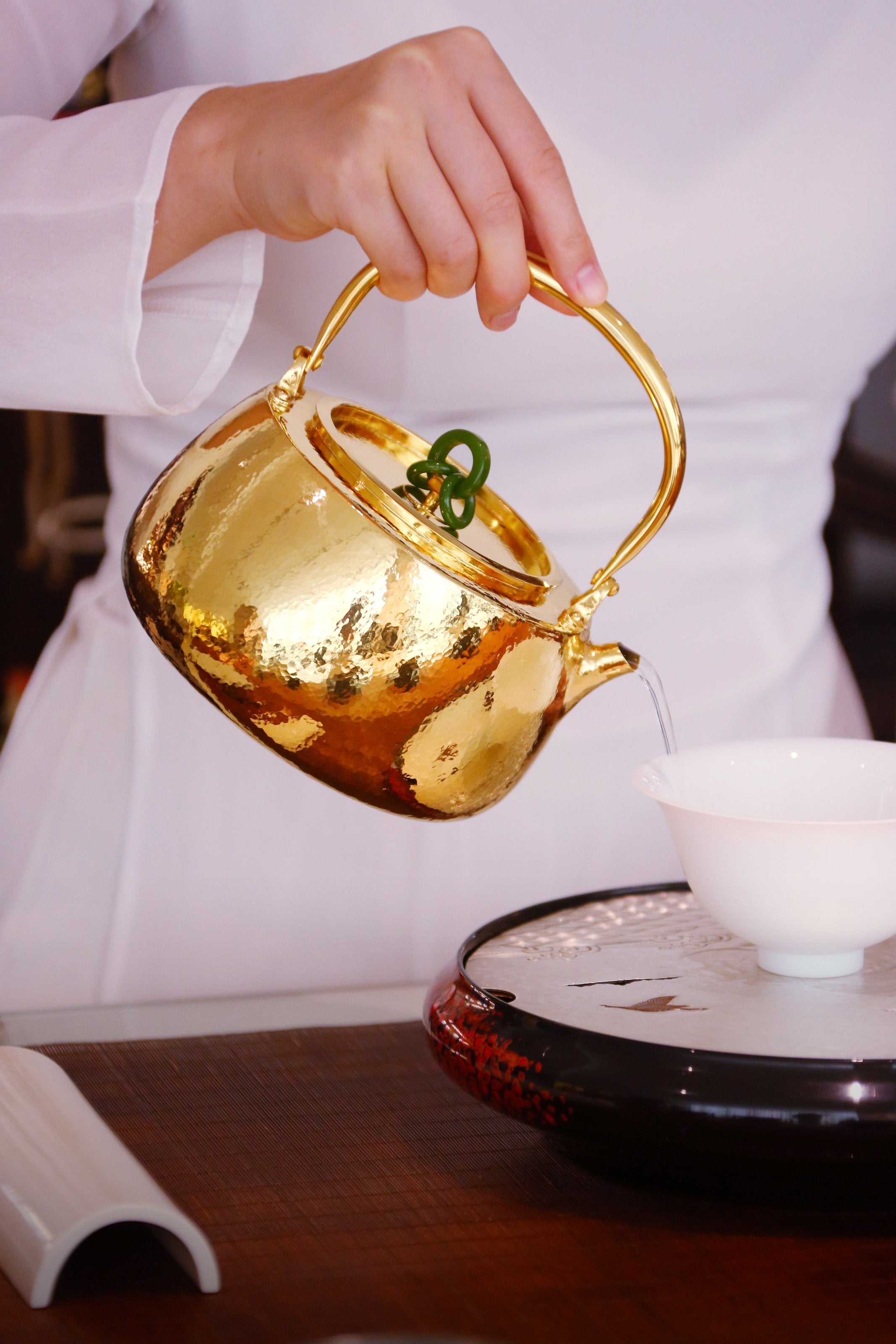 三环玉摘纯银镀金平台壶