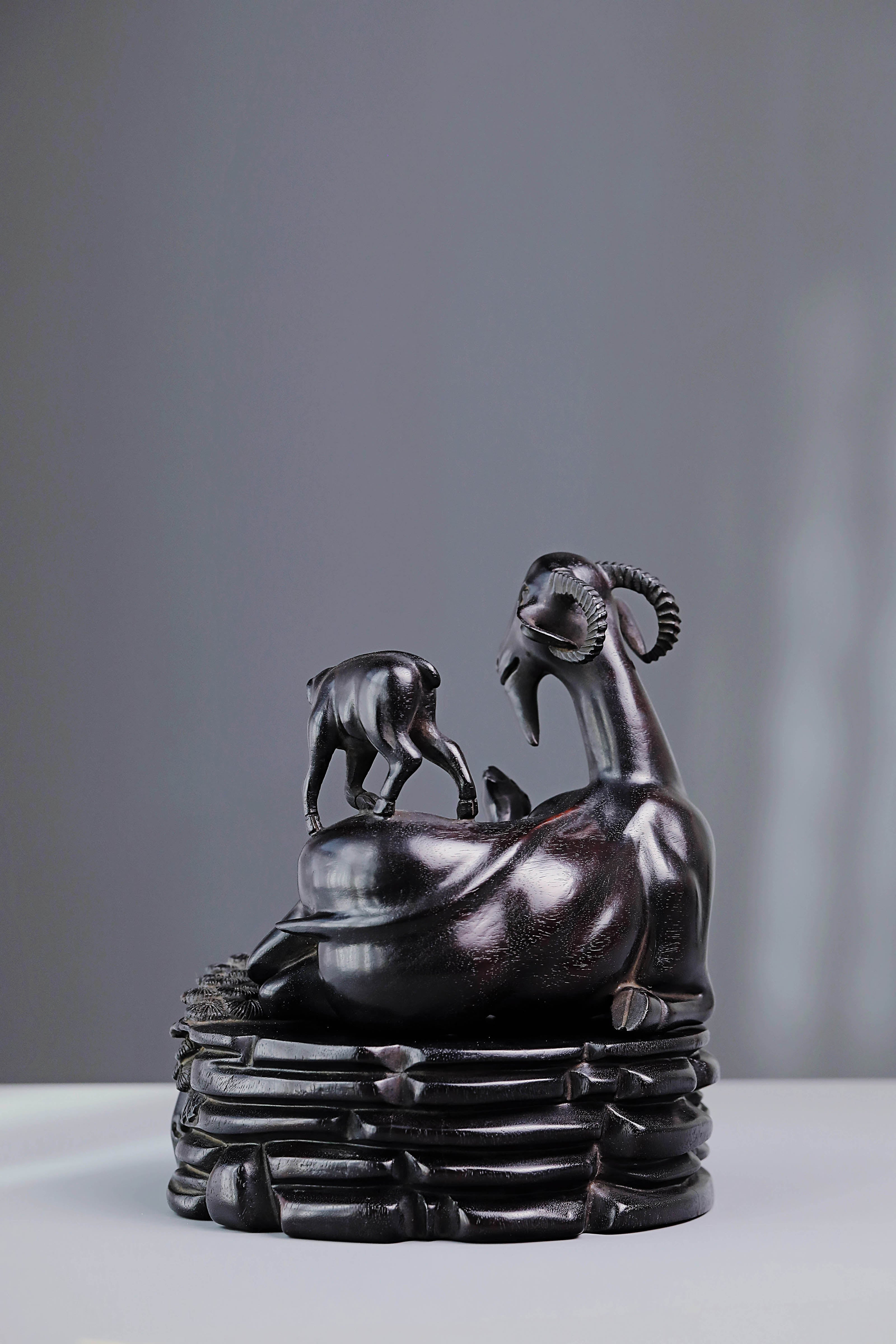 三阳开泰黄杨木雕