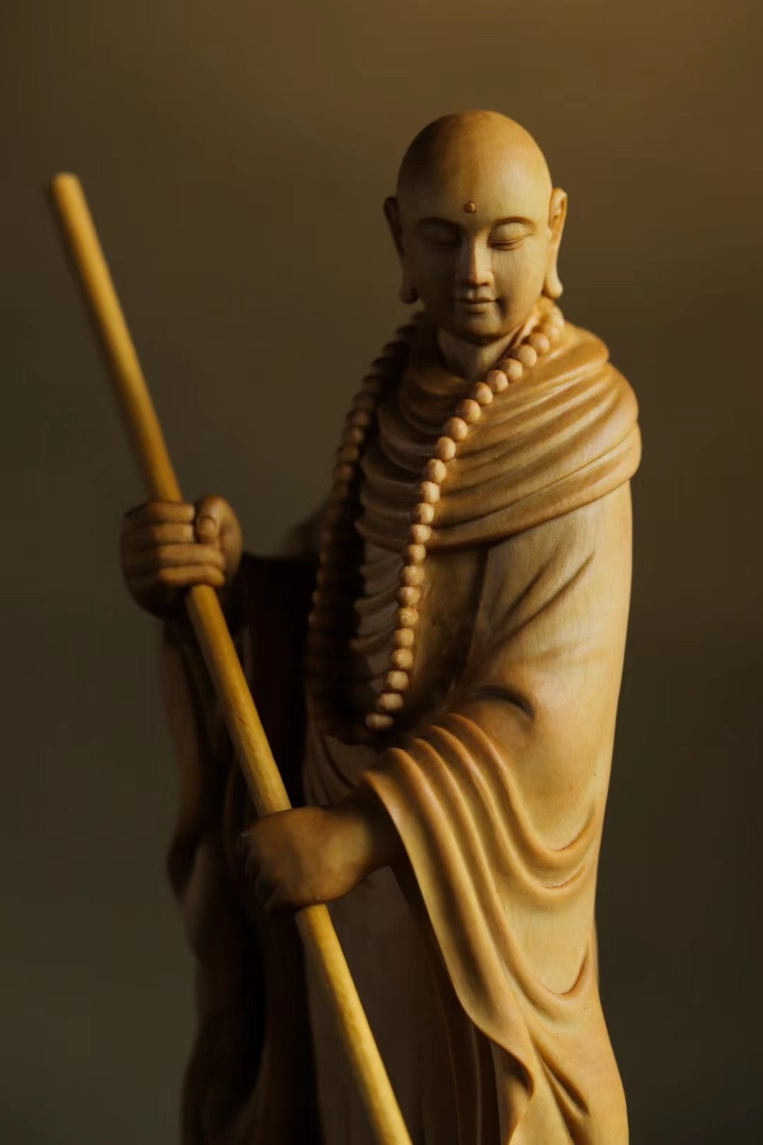 黄杨木雕扫地僧
