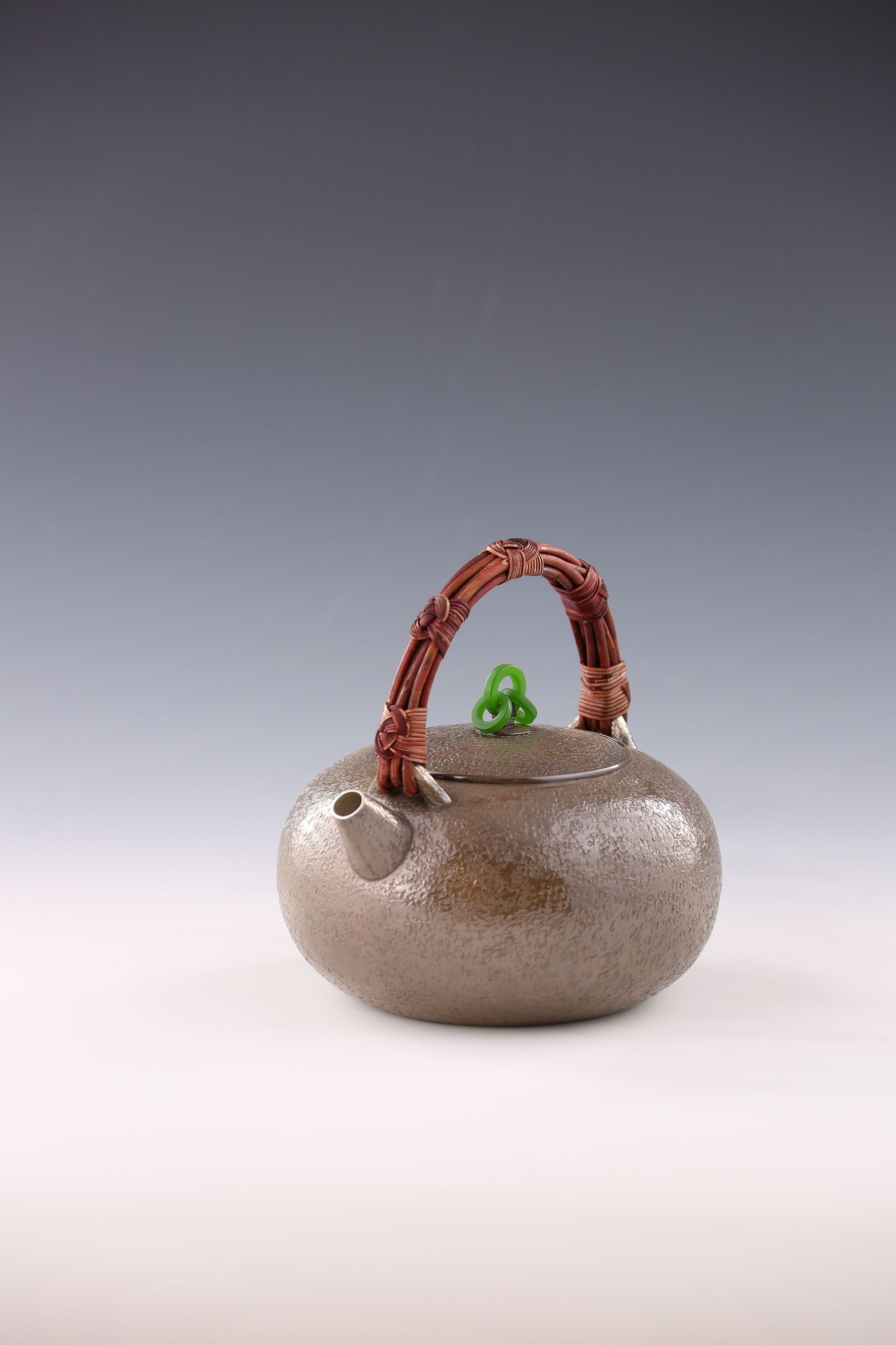 駒如意結砲口銀壺