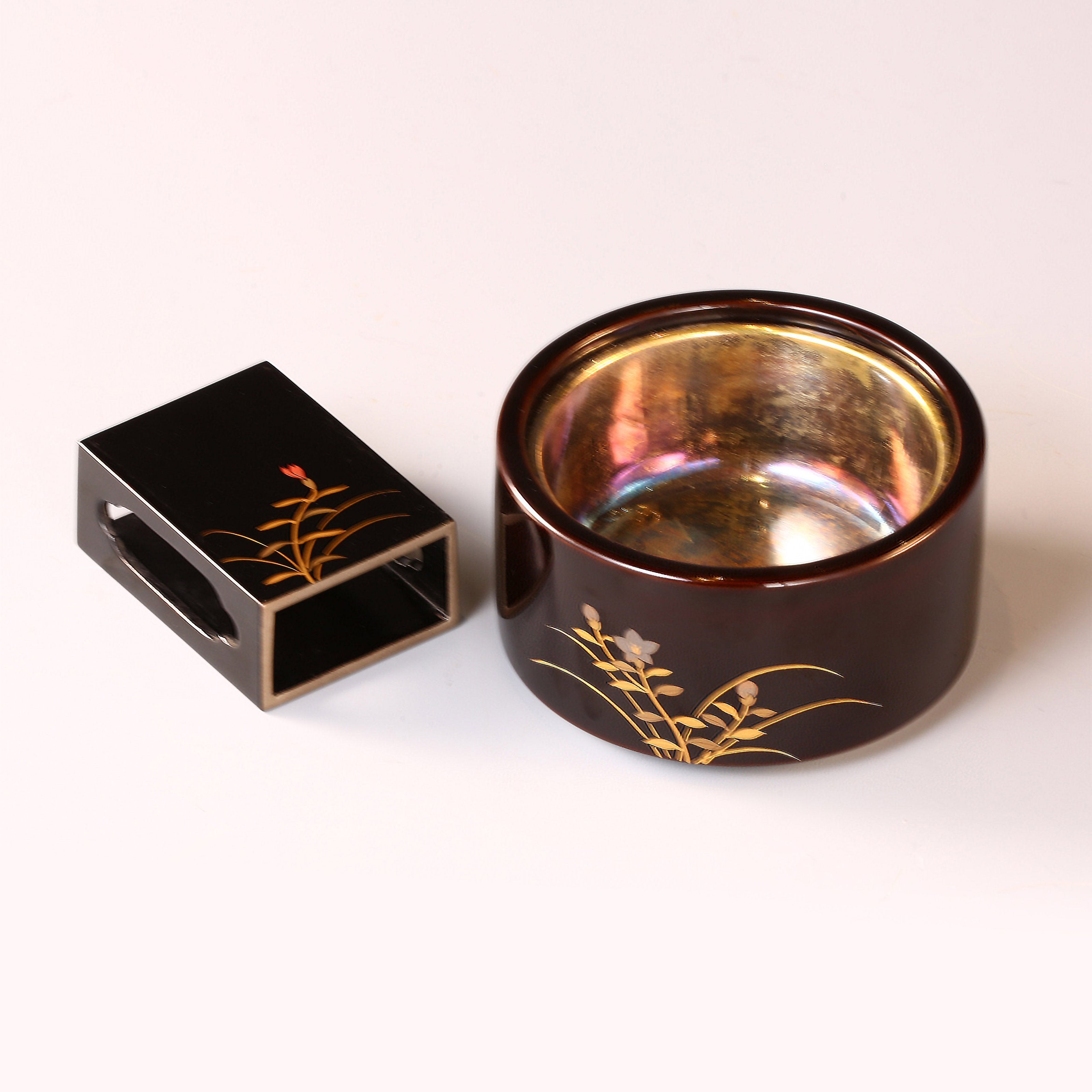 1940年前制花草莳绘烟具套装