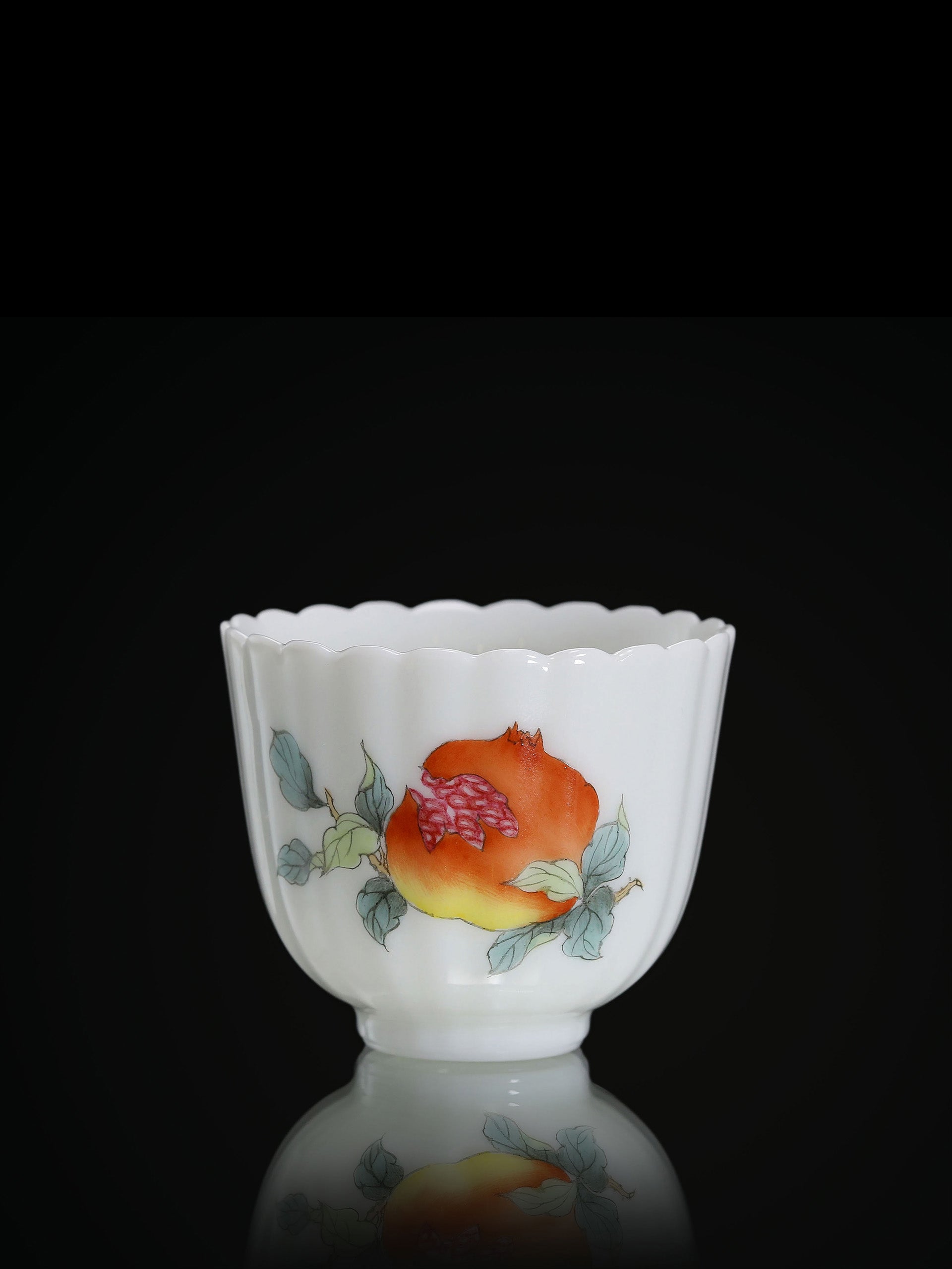 多子多福粉彩品茗杯