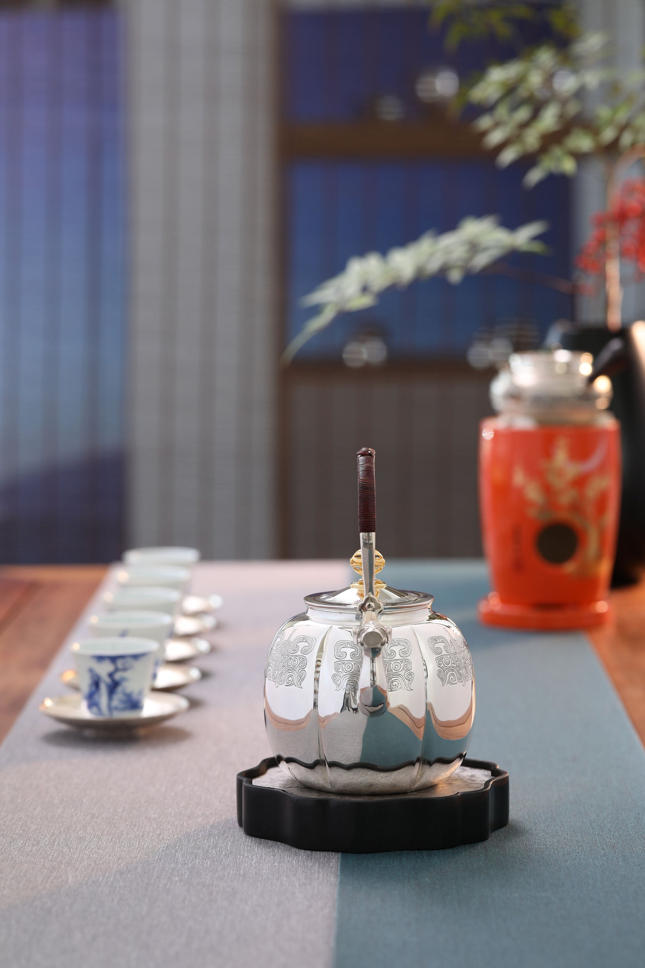 饕餮紋金摘獸口布袋壺（純金鈕）