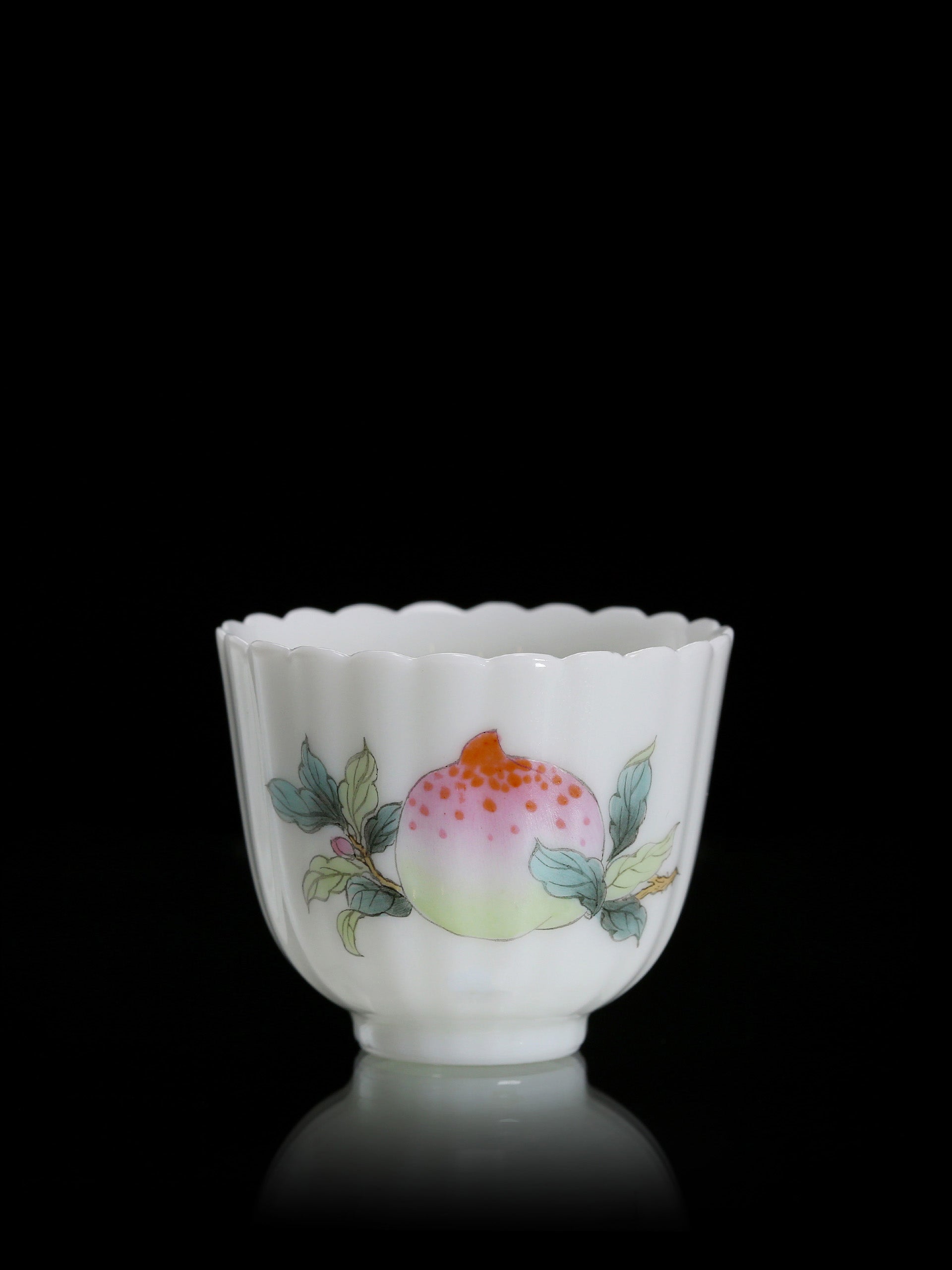 多子多福粉彩品茗杯