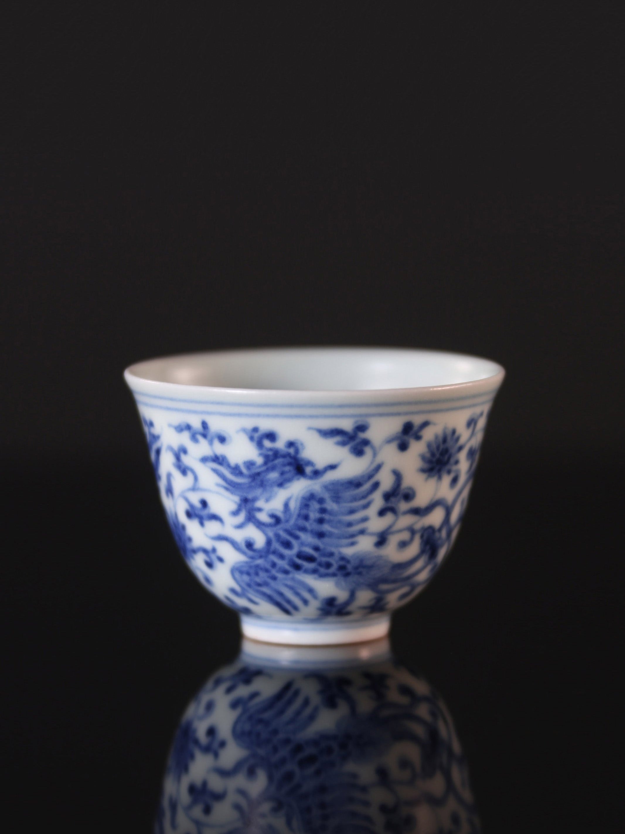 Blue-and-White Everted-Lip Cup with Double Phoenixes Amid Interlocking Lotus Scrolls