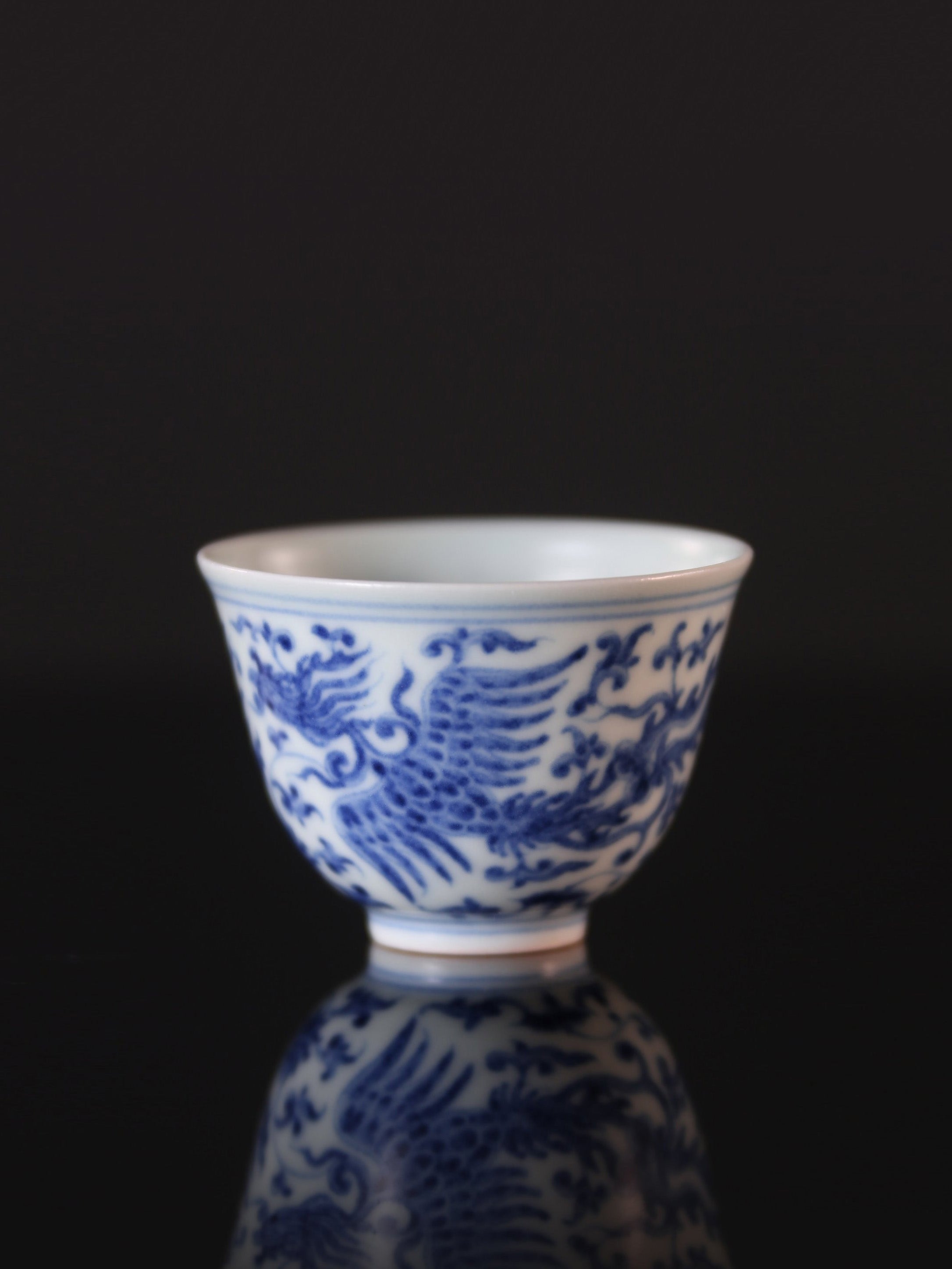 Blue-and-White Everted-Lip Cup with Double Phoenixes Amid Interlocking Lotus Scrolls