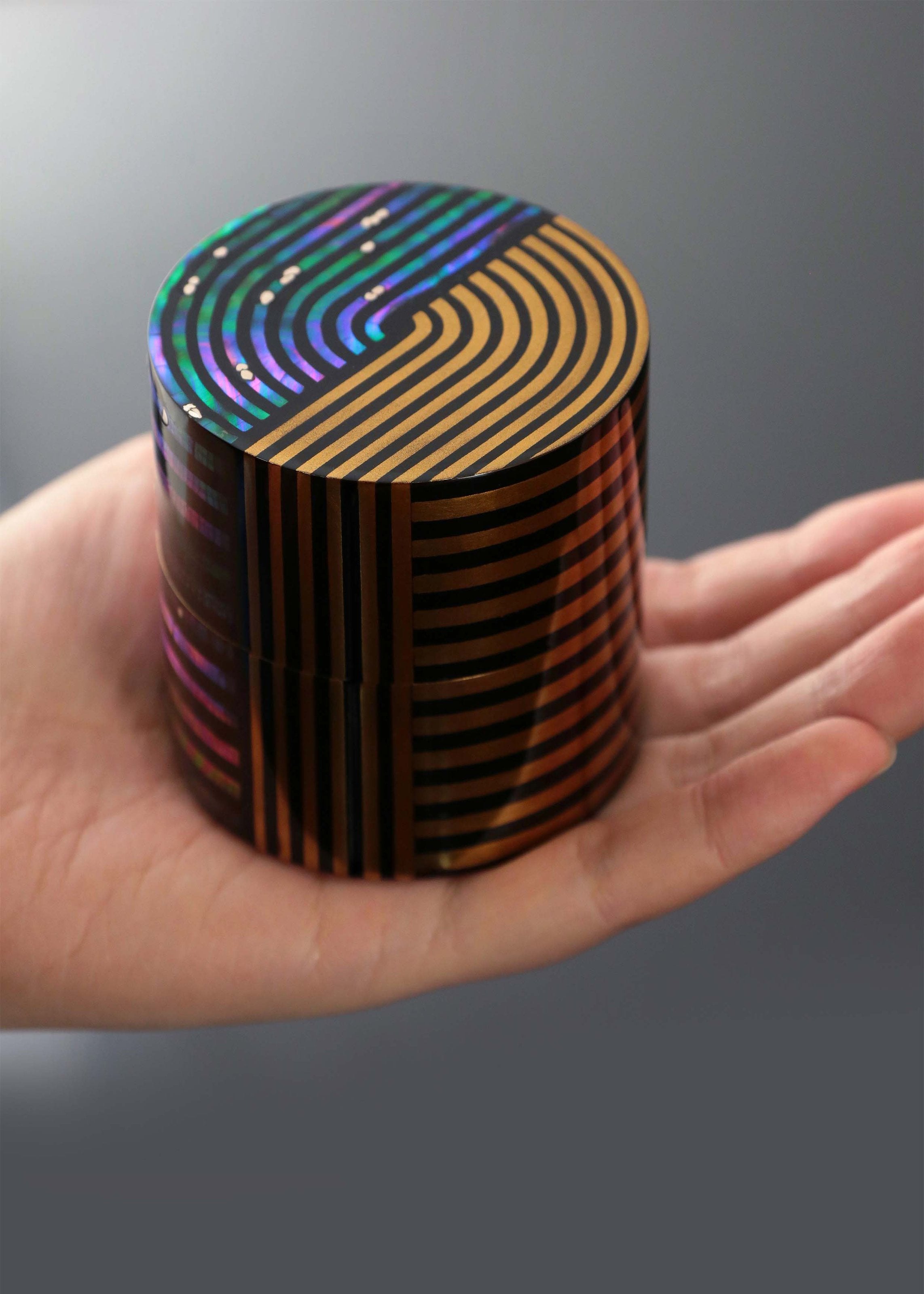 贝壳镶嵌描金茶罐