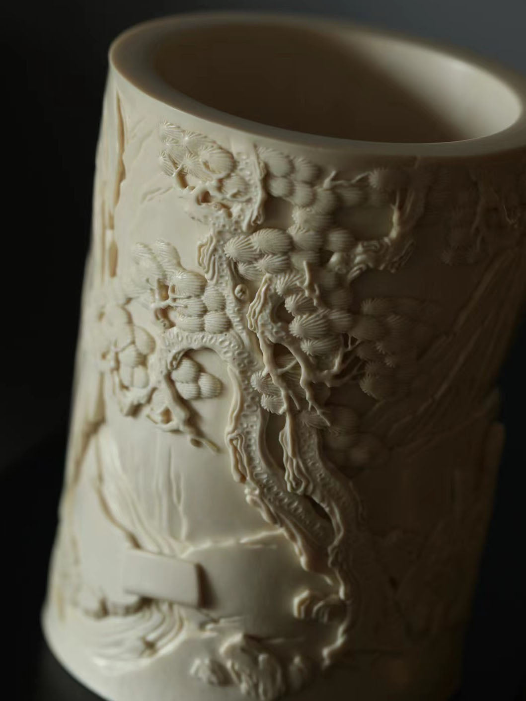 松下高士笔筒|万年猛犸