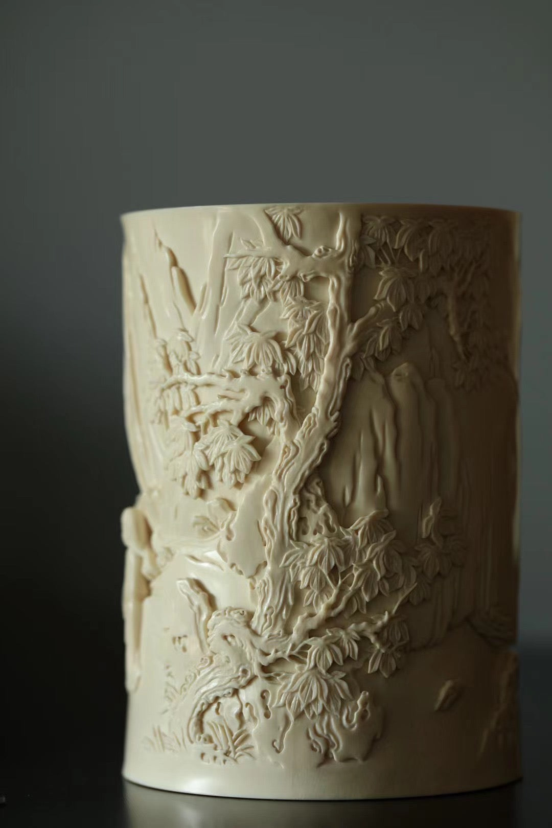 松下高士笔筒|万年猛犸