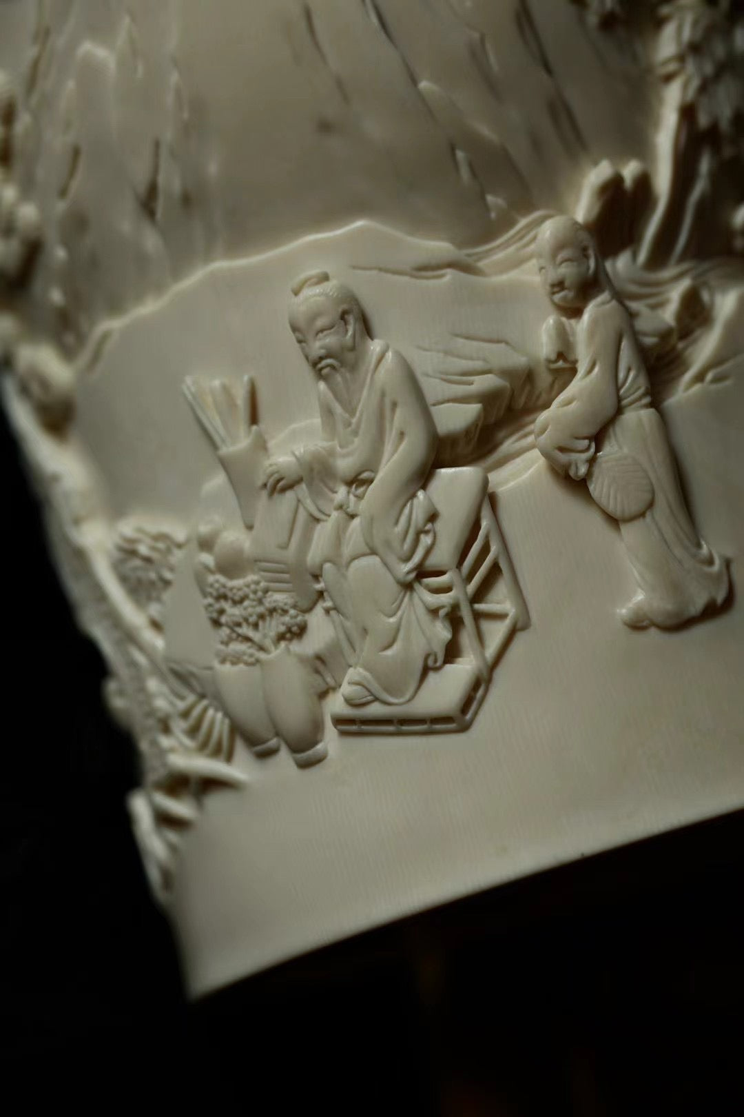 松下高士笔筒|万年猛犸