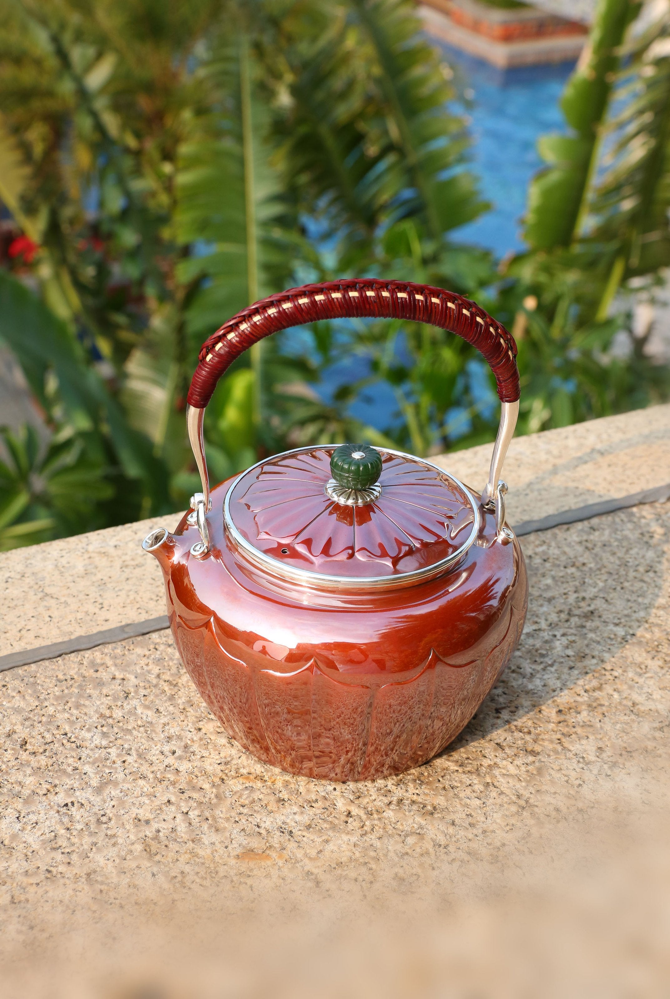 宋韻蓮瓣銅包銀銀壺