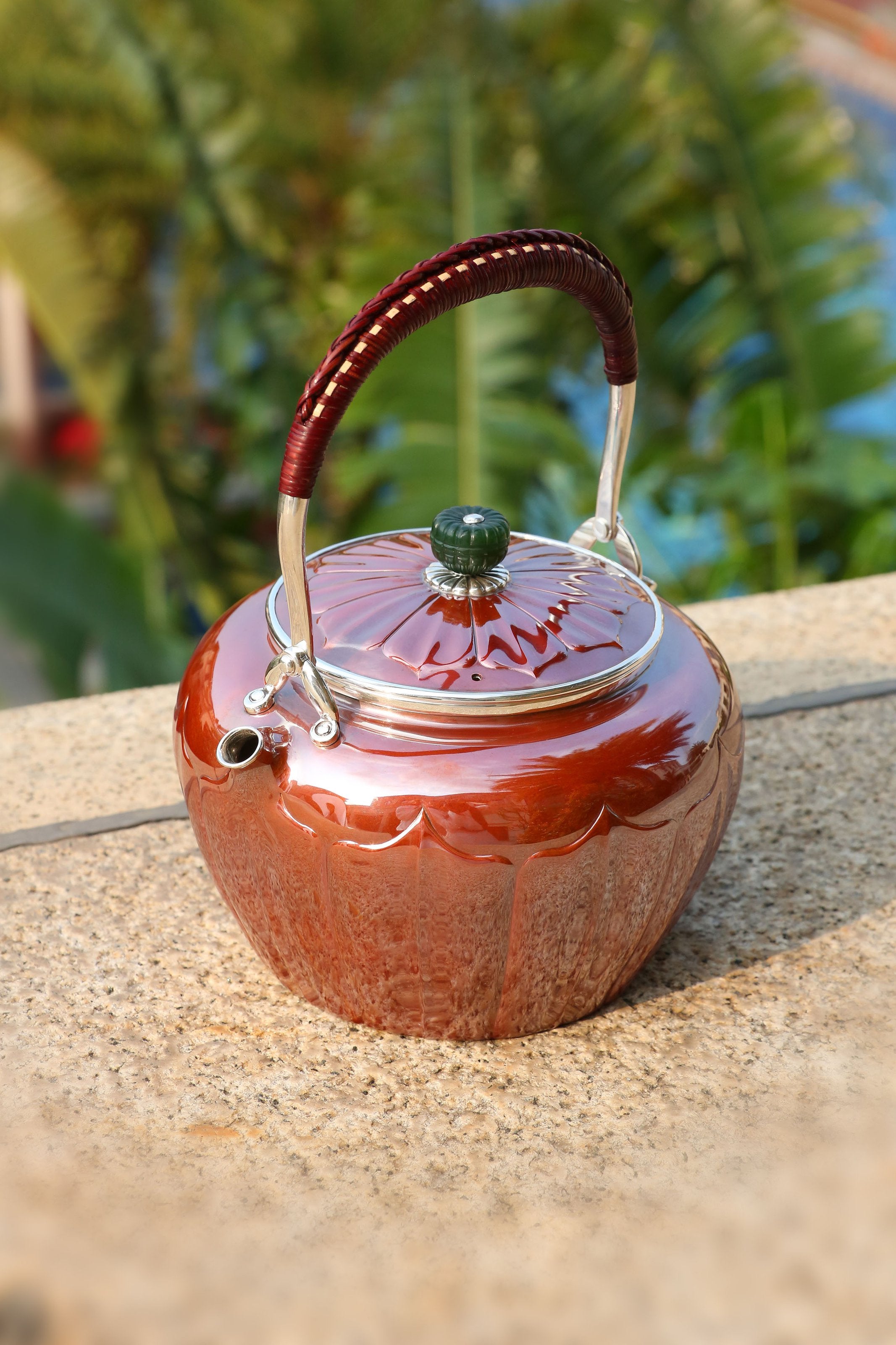 宋韻蓮瓣銅包銀銀壺