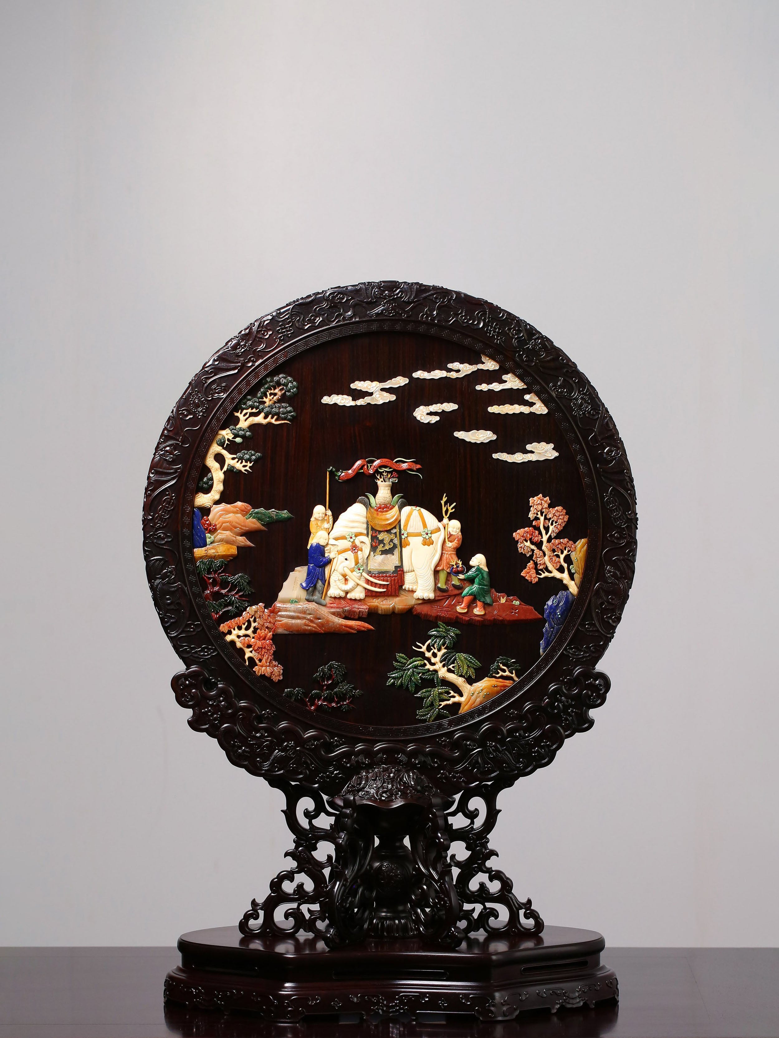 Peaceful Elephant Treasure Screen