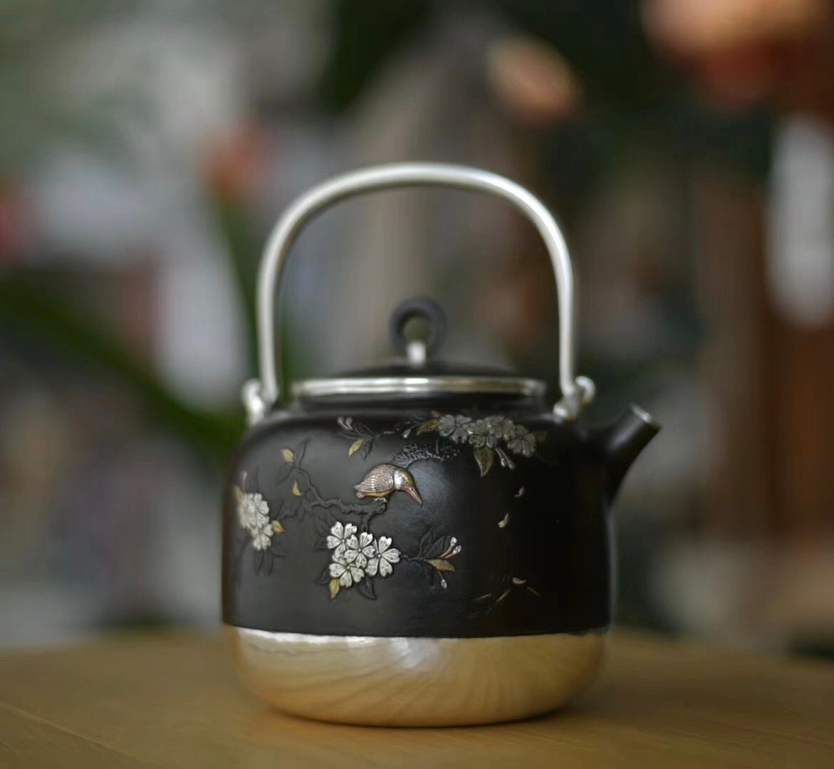 铁包银花鸟金银错壶