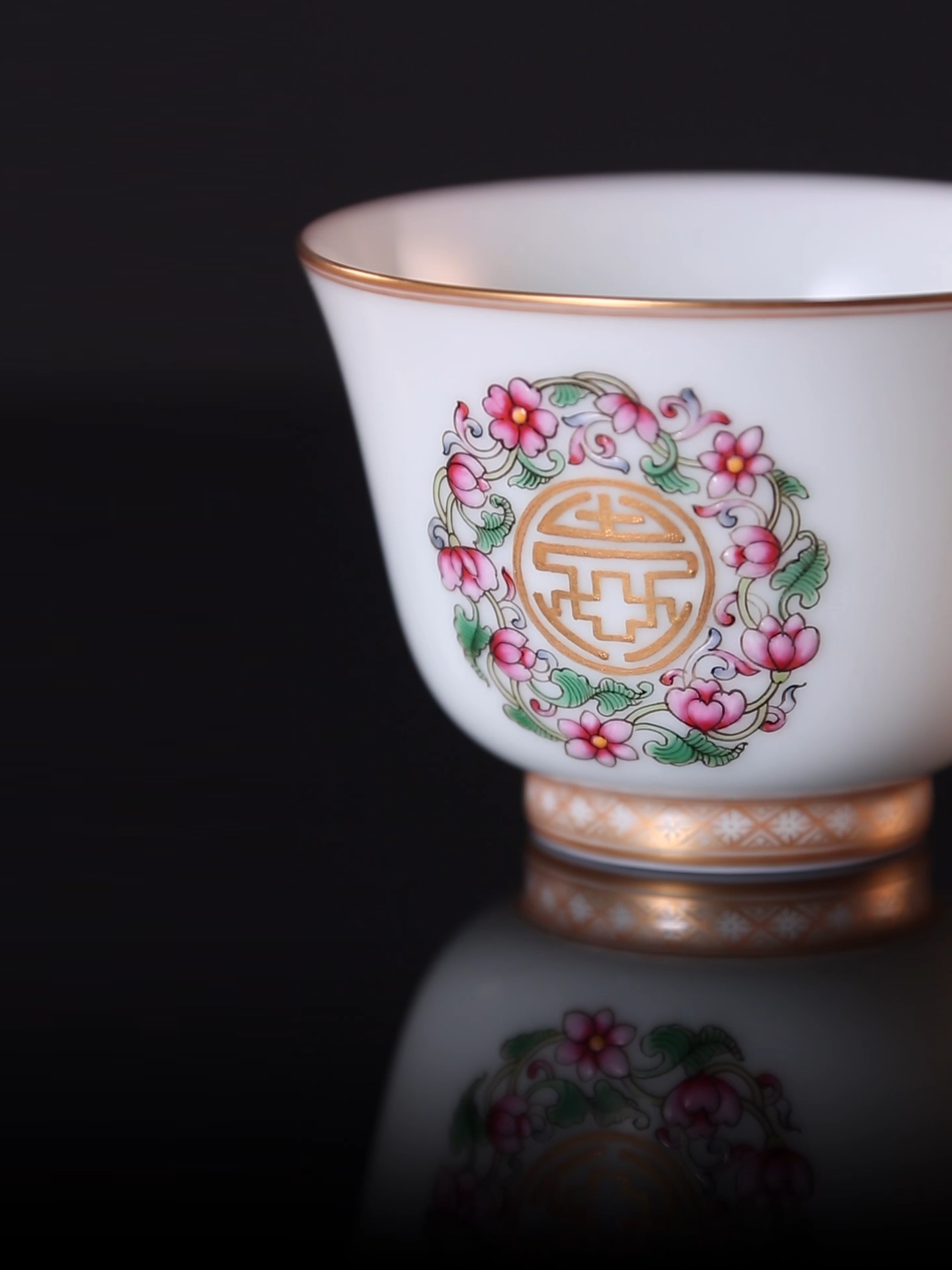 Round Longevity Pattern Comforting Heart Cup