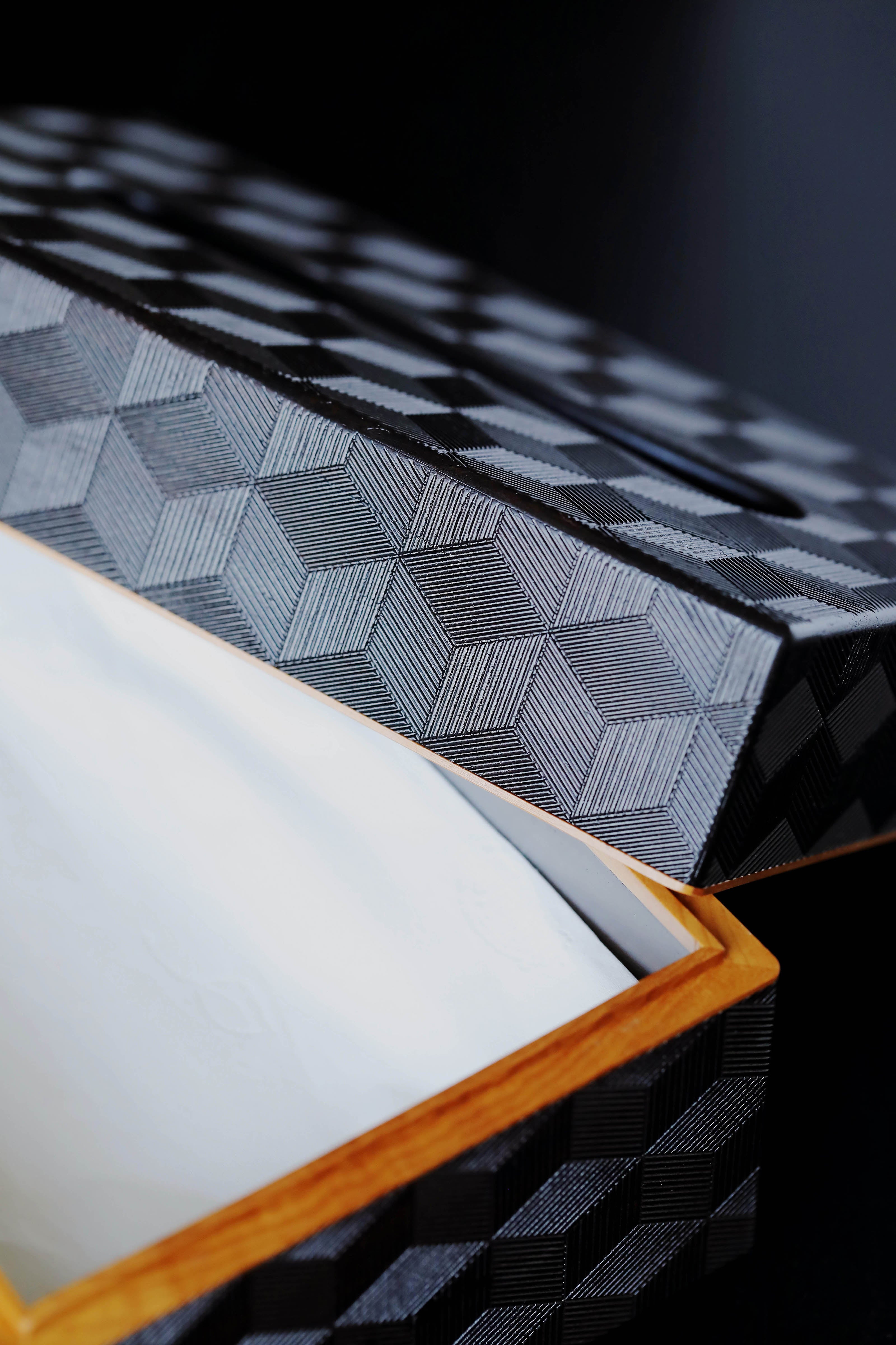 梅花纹/万字纹/雪花纹紫光檀纸巾盒