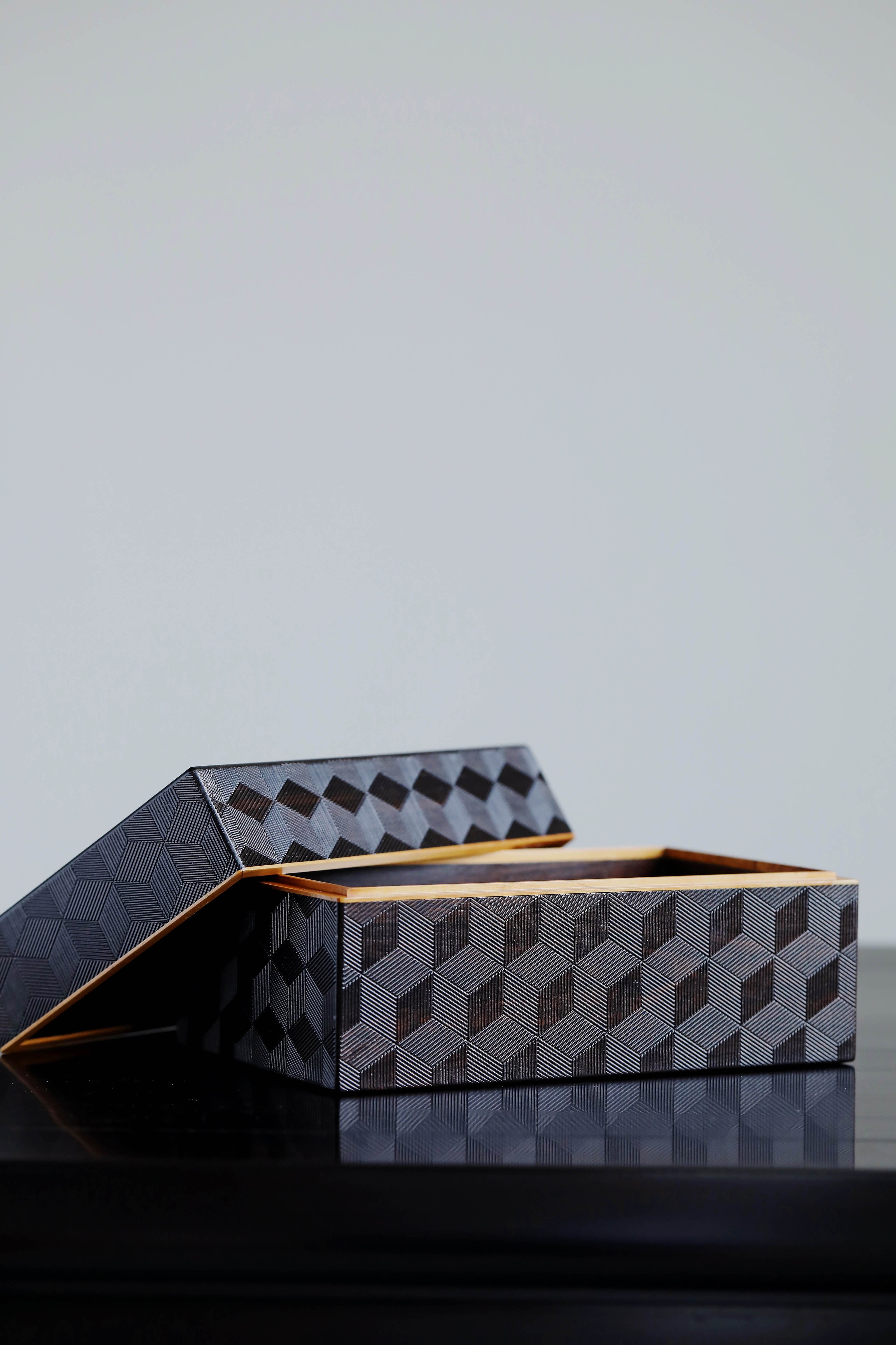 梅花纹/万字纹/雪花纹紫光檀纸巾盒