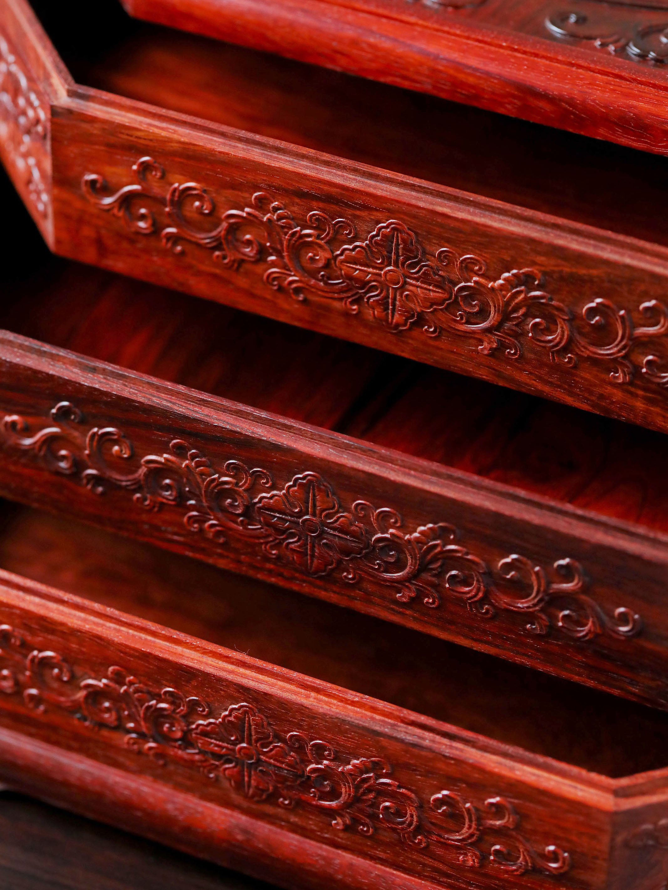 小叶紫檀三层八角茶盒