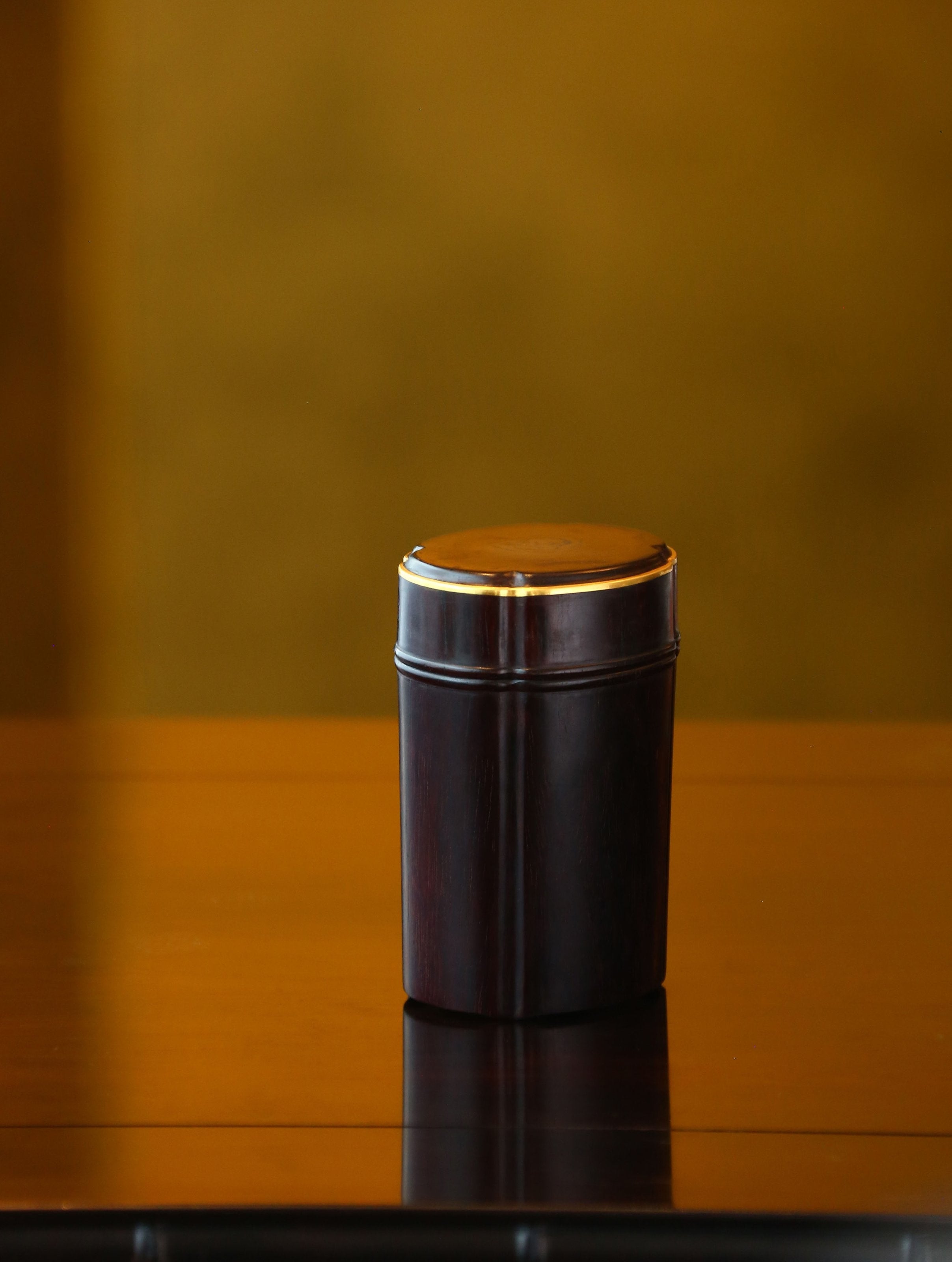 小叶紫檀海棠形茶叶罐