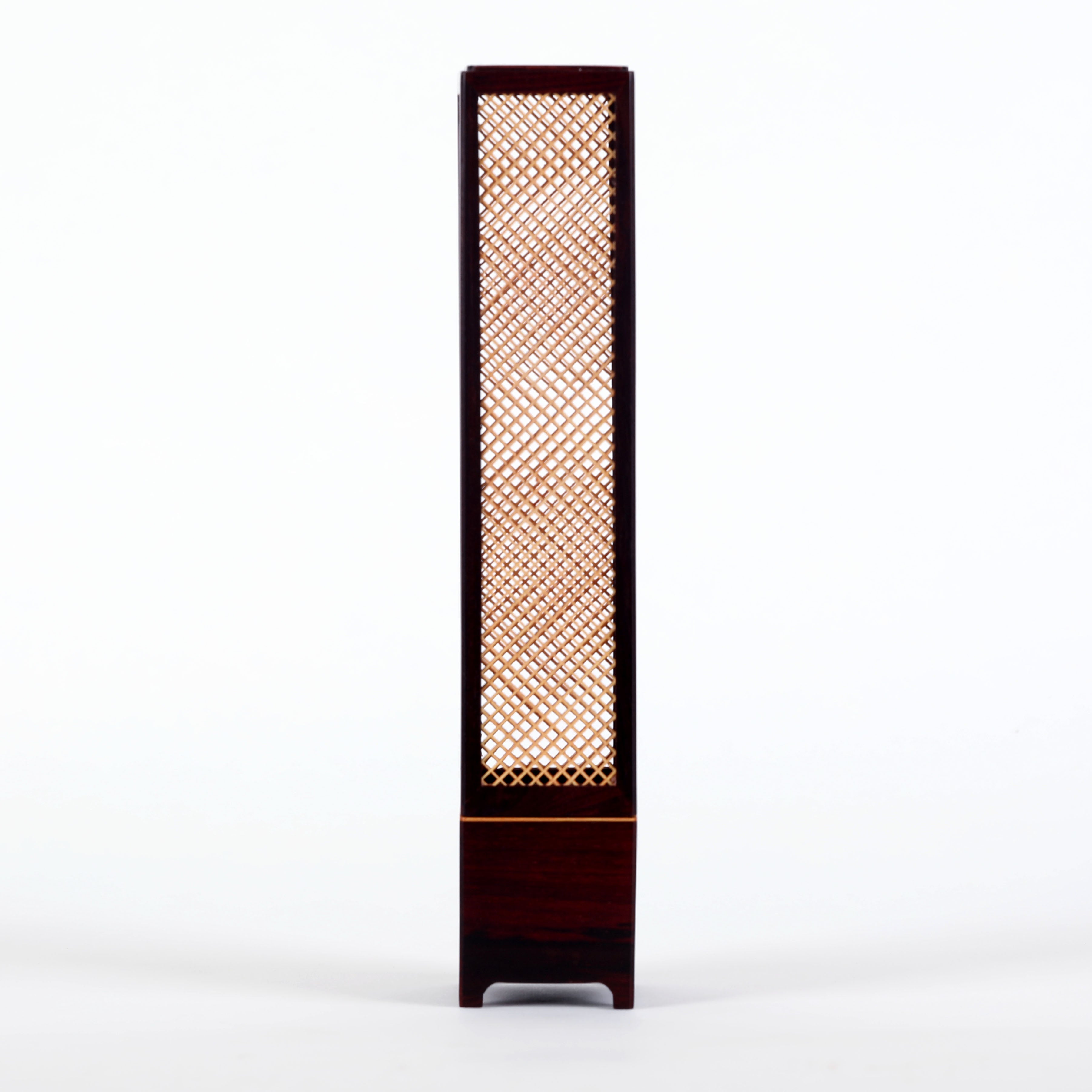 小叶紫檀镶嵌黄杨香盒