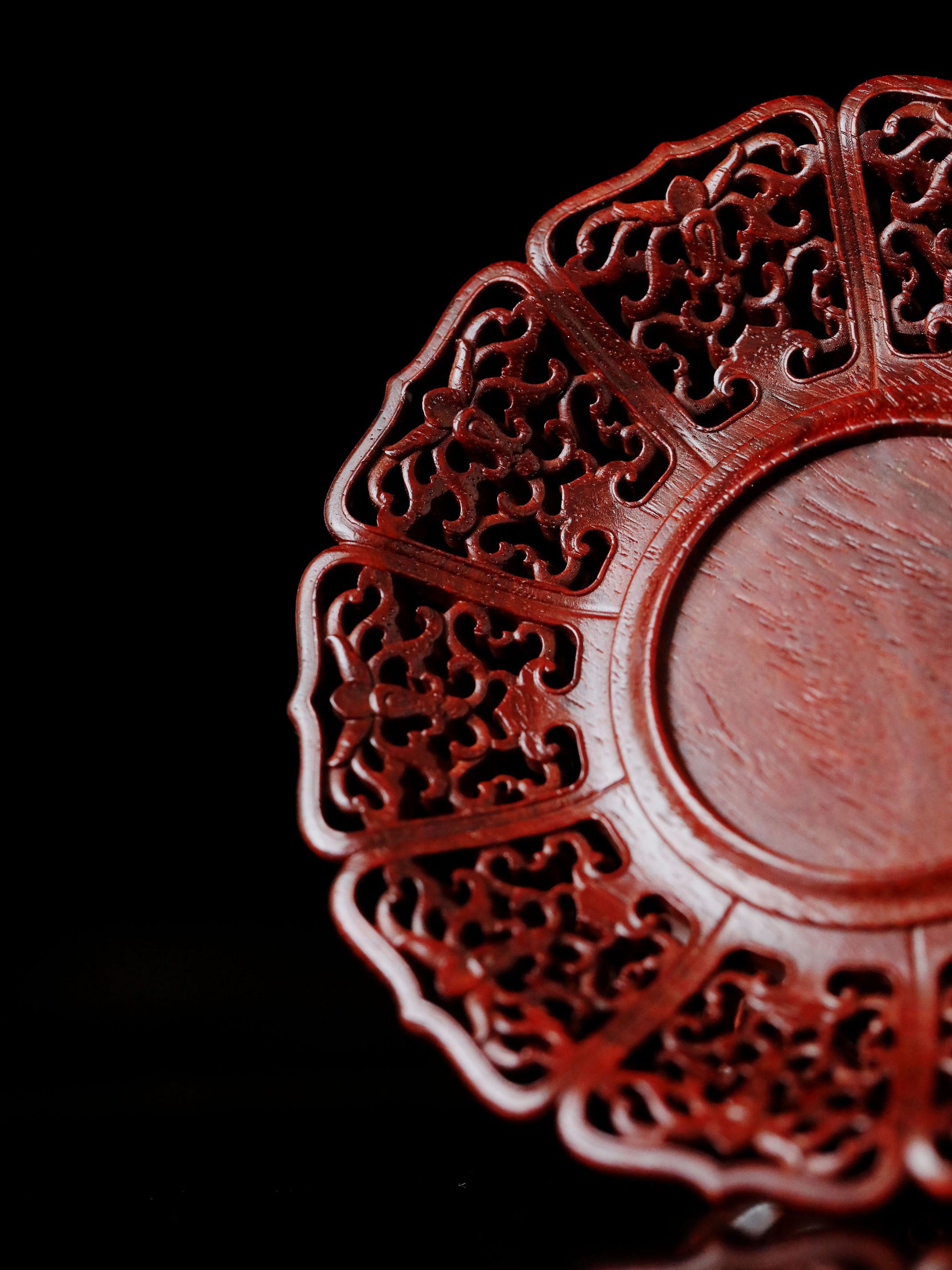 小叶紫檀/紫光檀西番莲纹盏托式器座