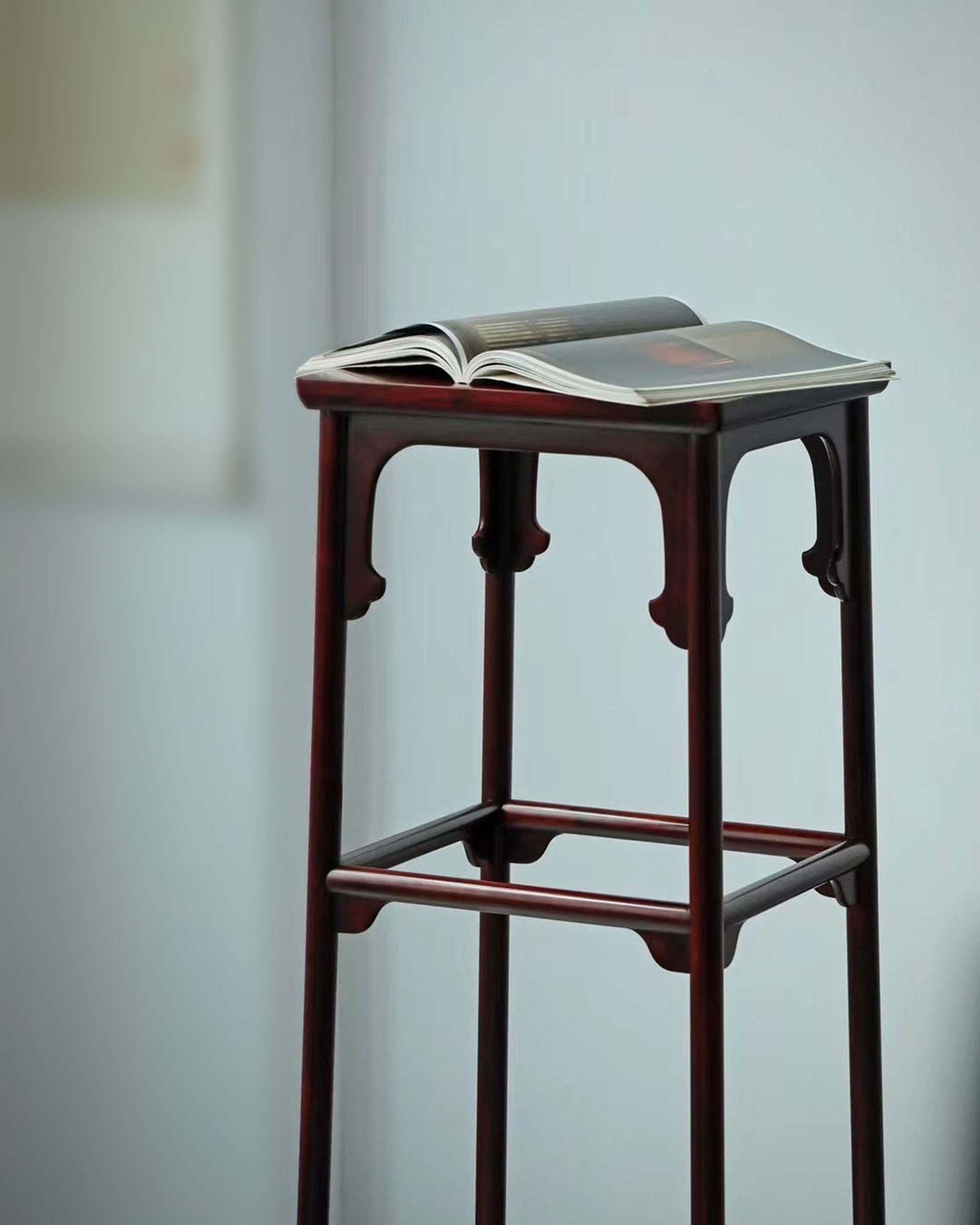 宋徽宗听琴图高足香几