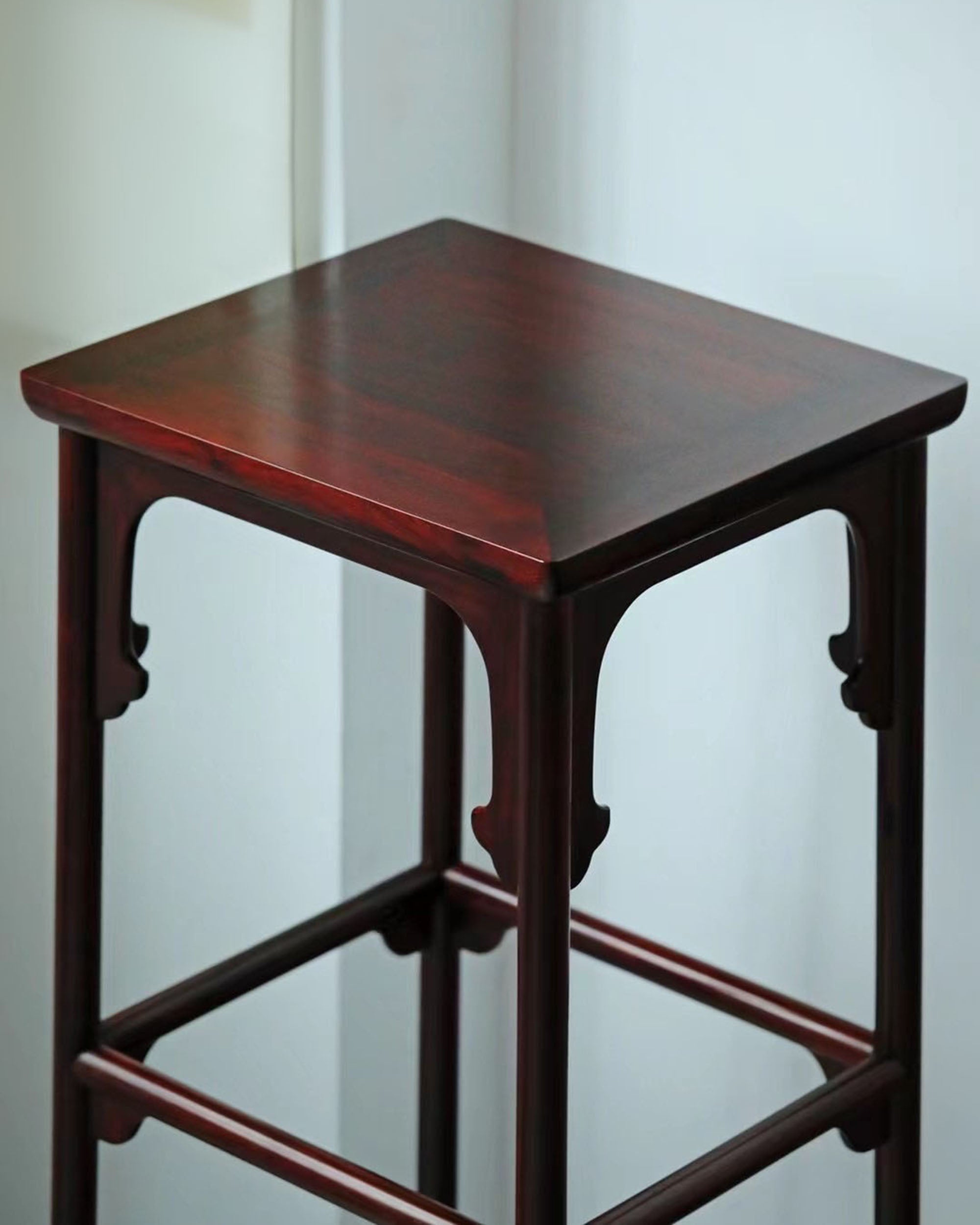 宋徽宗听琴图高足香几