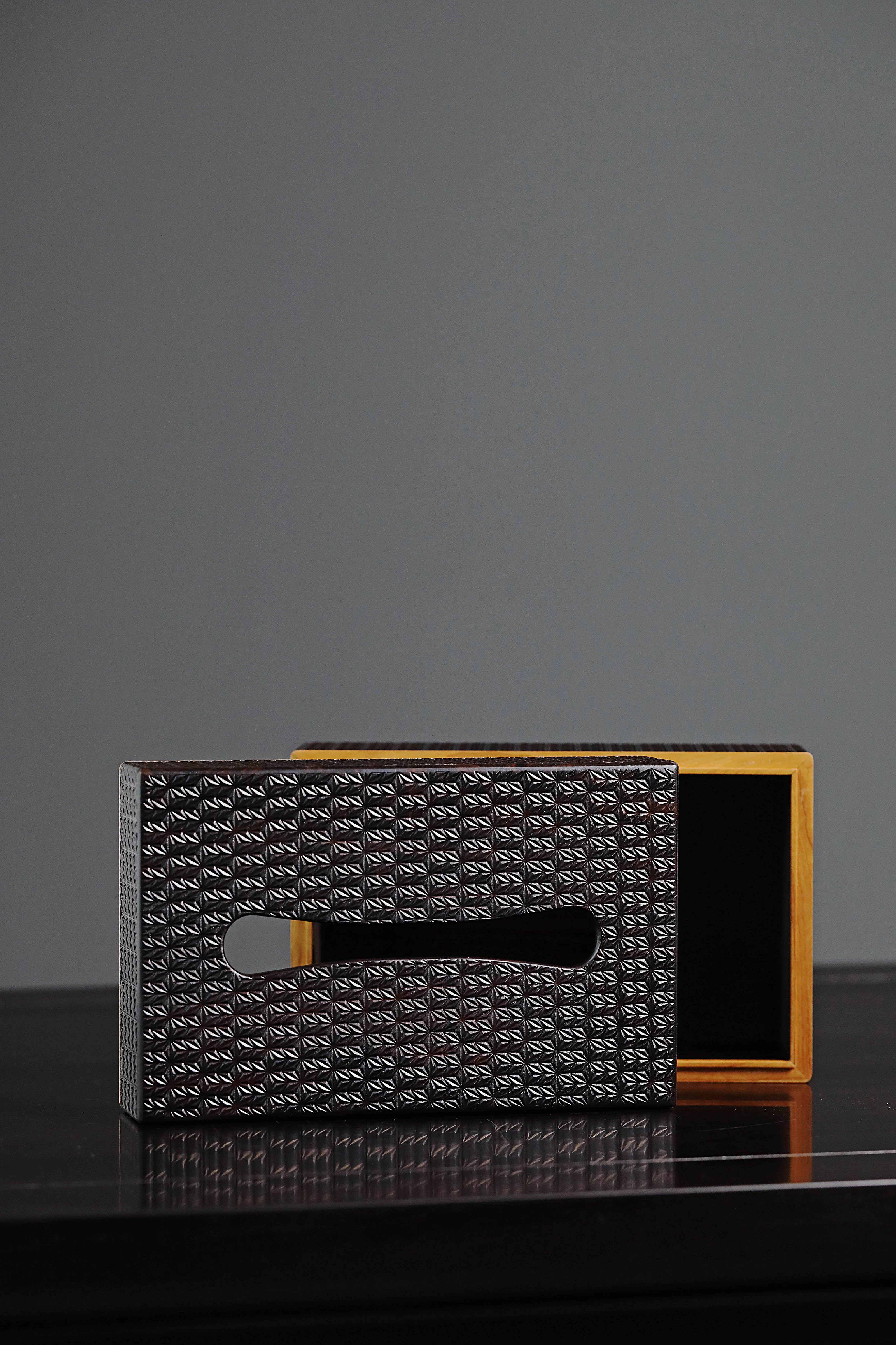 梅花纹/万字纹/雪花纹紫光檀纸巾盒